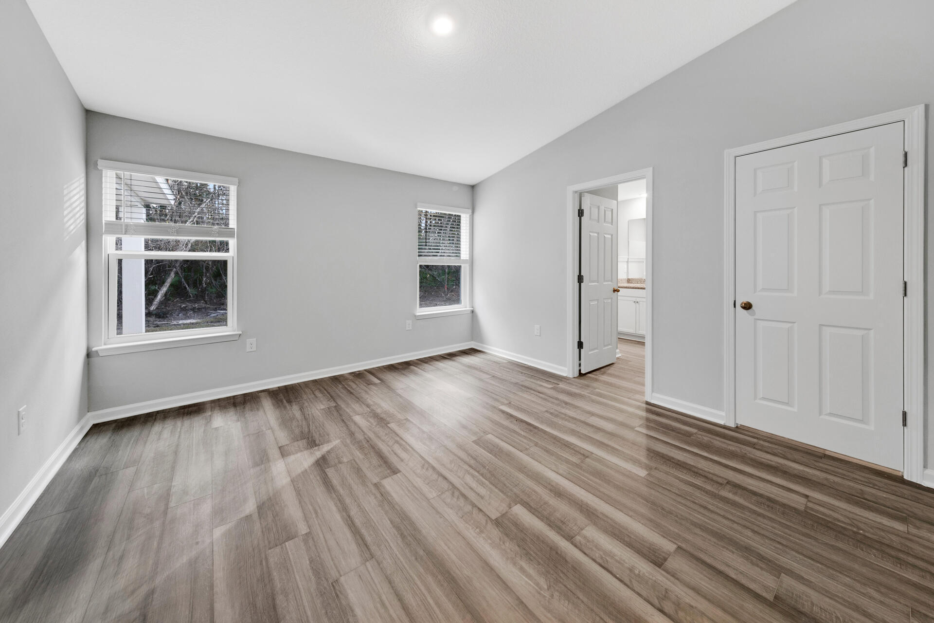 RIVERWALK - Residential