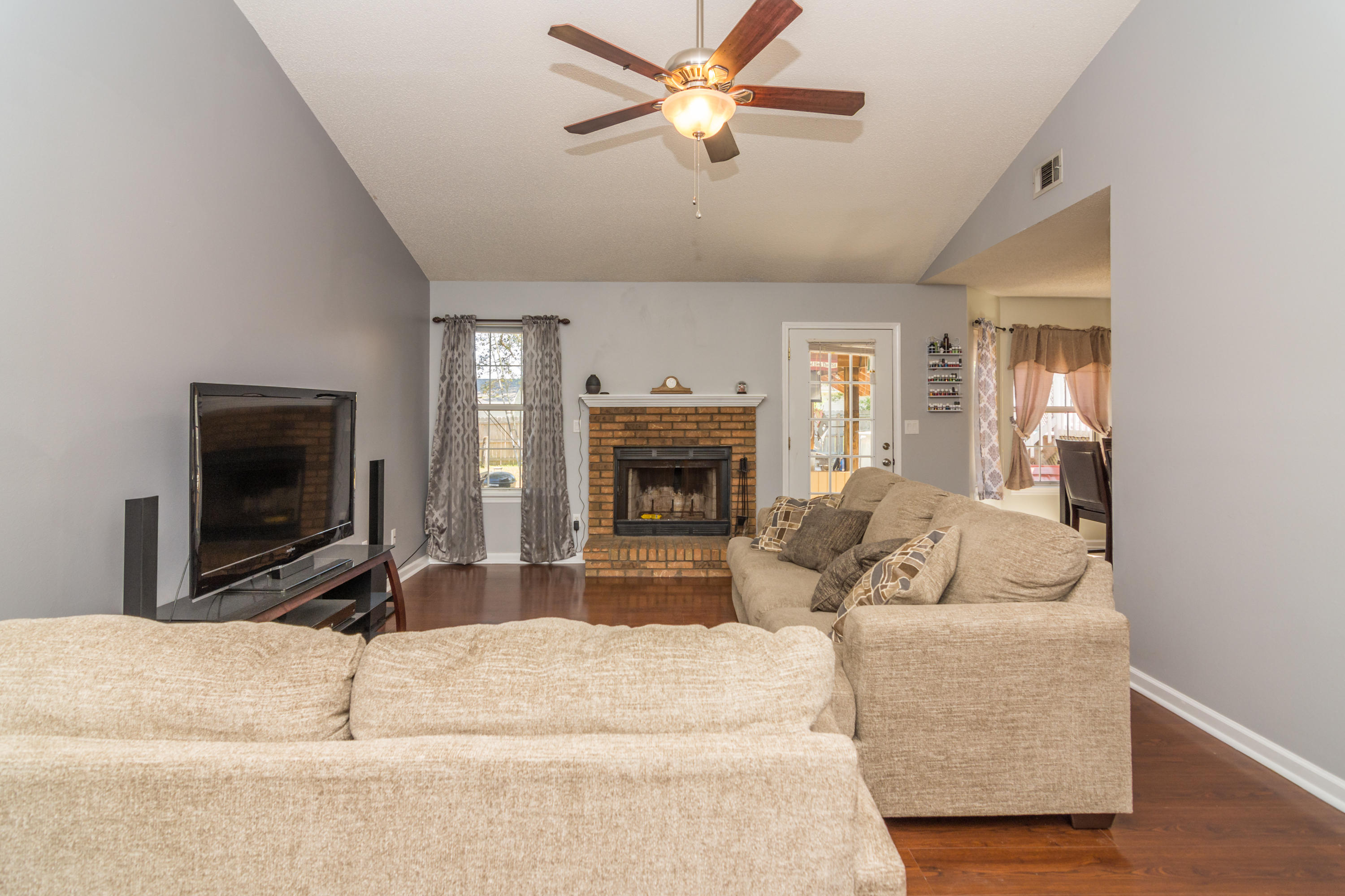 COUNTRYVIEW ESTATES 6TH ADDN PH1 - Residential