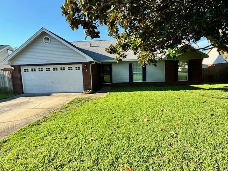 This 5 bedroom, 3 bath l home is located in the  Emerald Pointe neighborhood with it's own private neighborhood beach access . It is just a short drive to Hurlburt AFB, shopping, and sandy beaches.