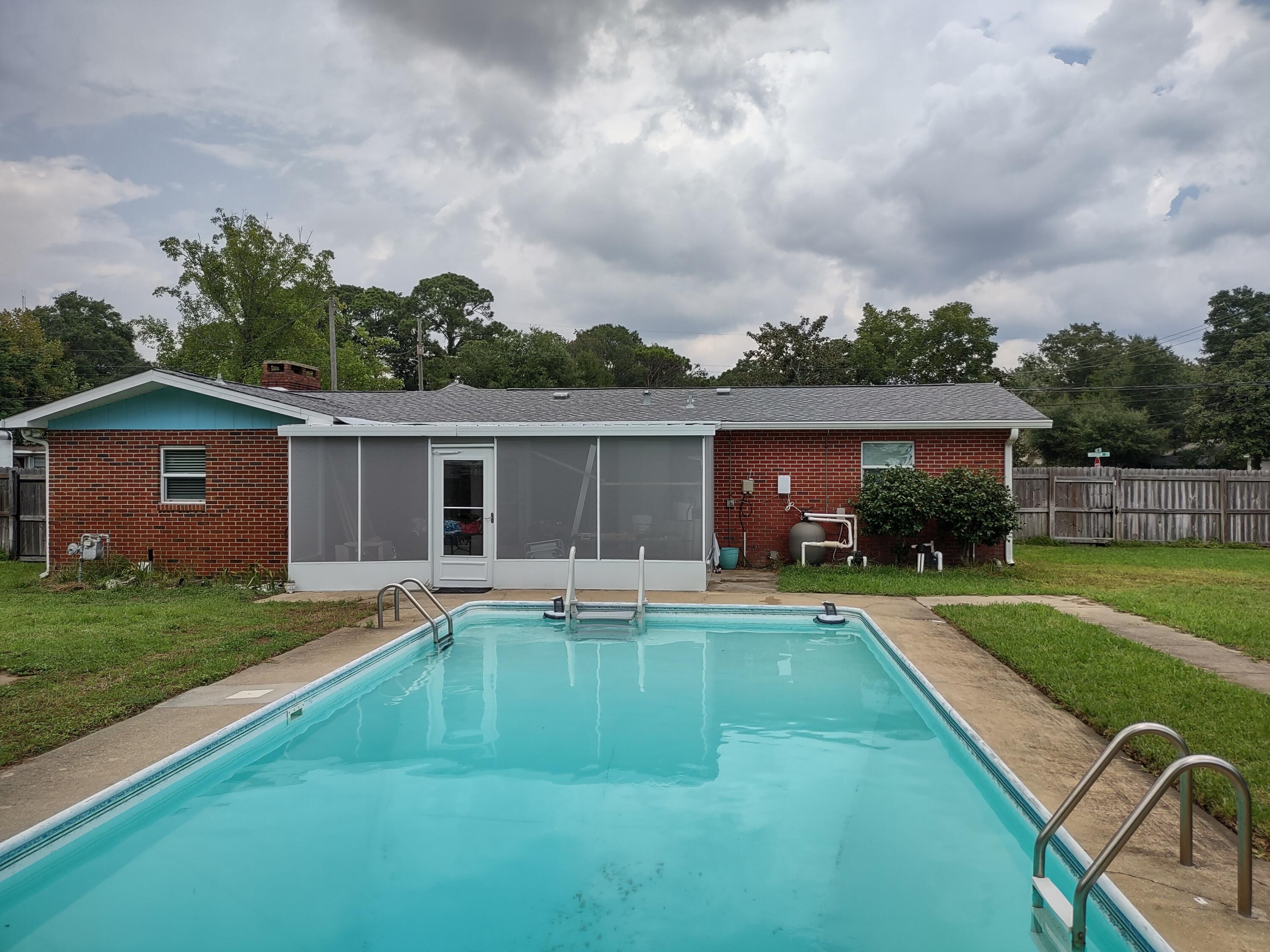 RACETRACK ROAD - Residential