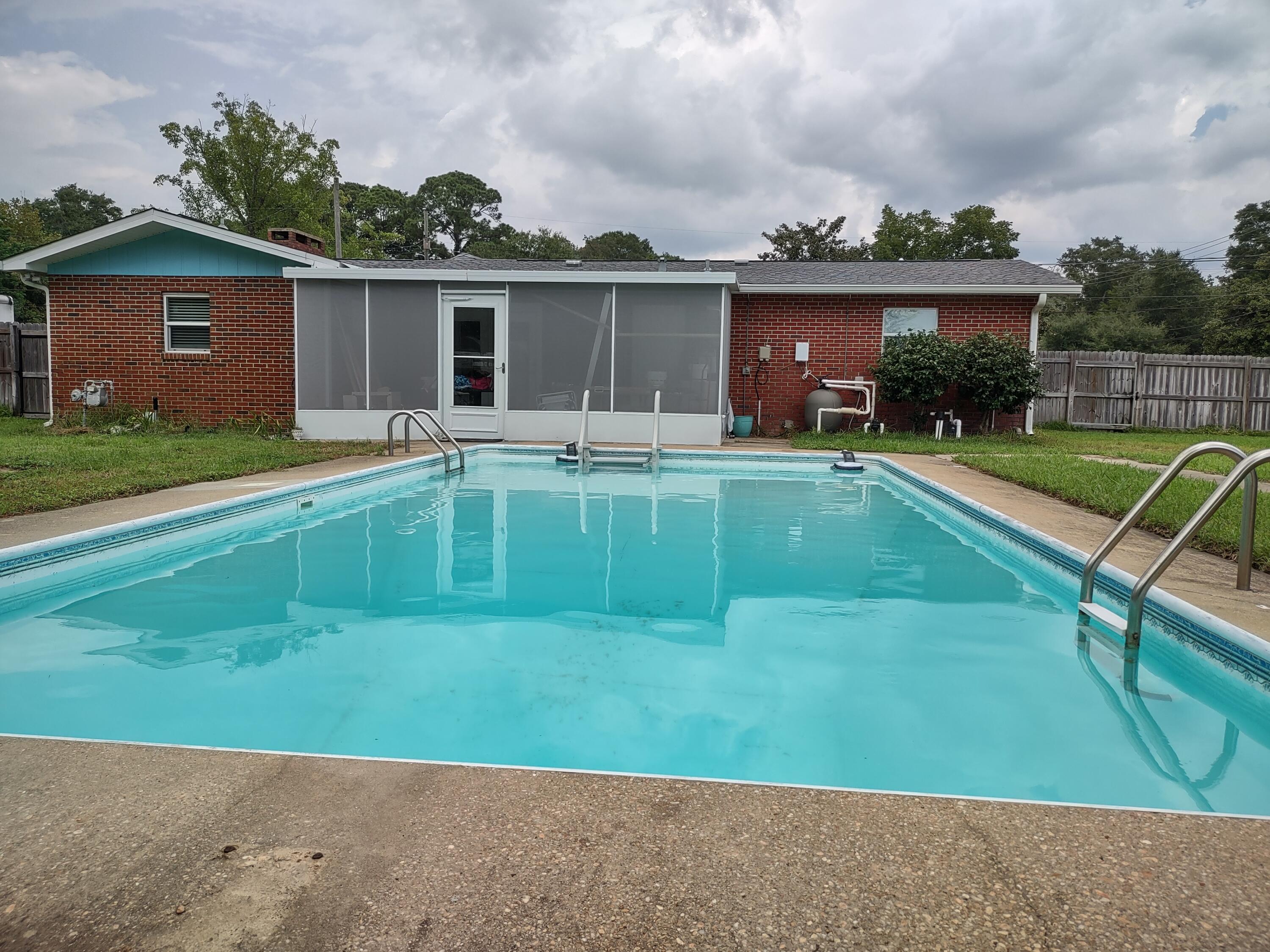 RACETRACK ROAD - Residential