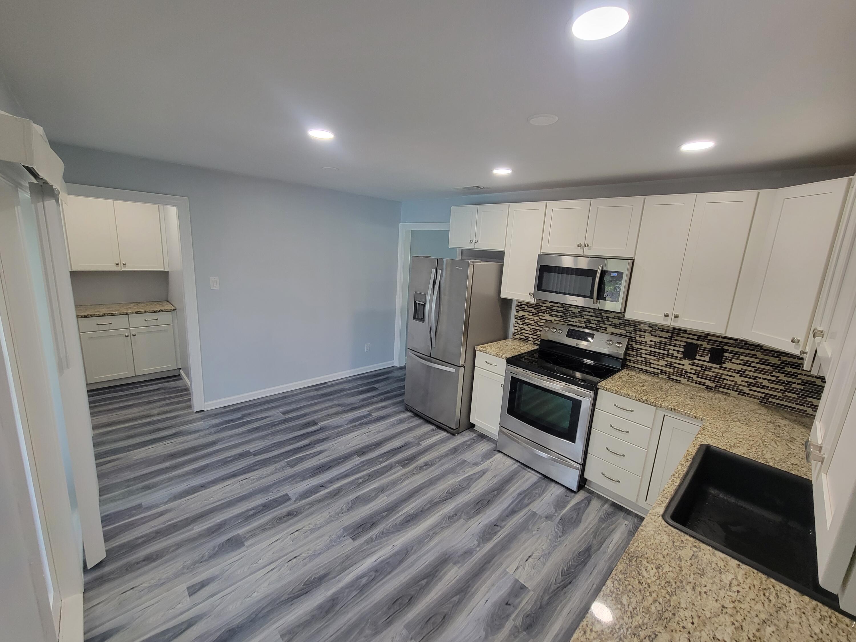 RACETRACK ROAD - Residential