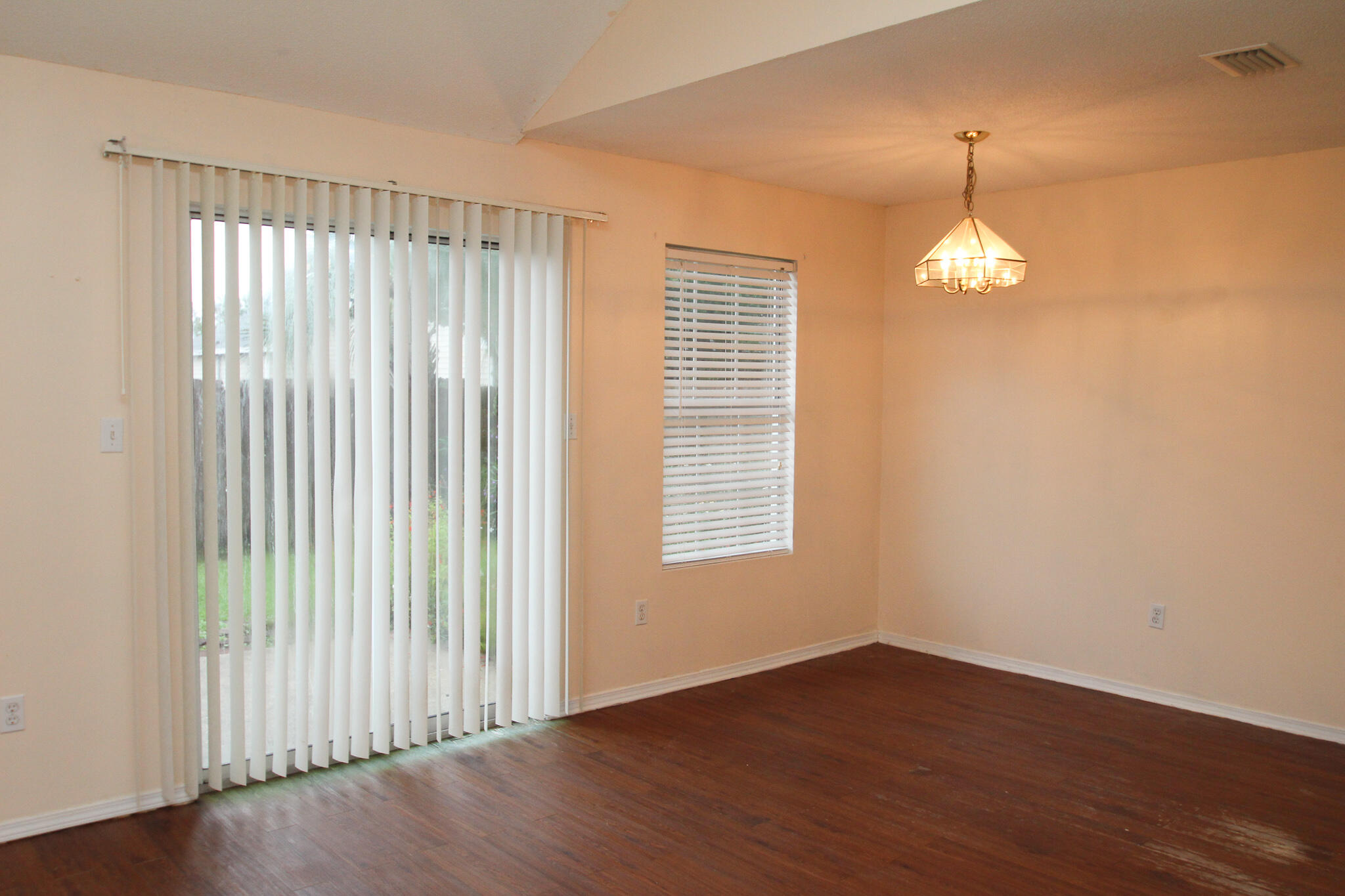 CARDINAL ESTATES - Residential