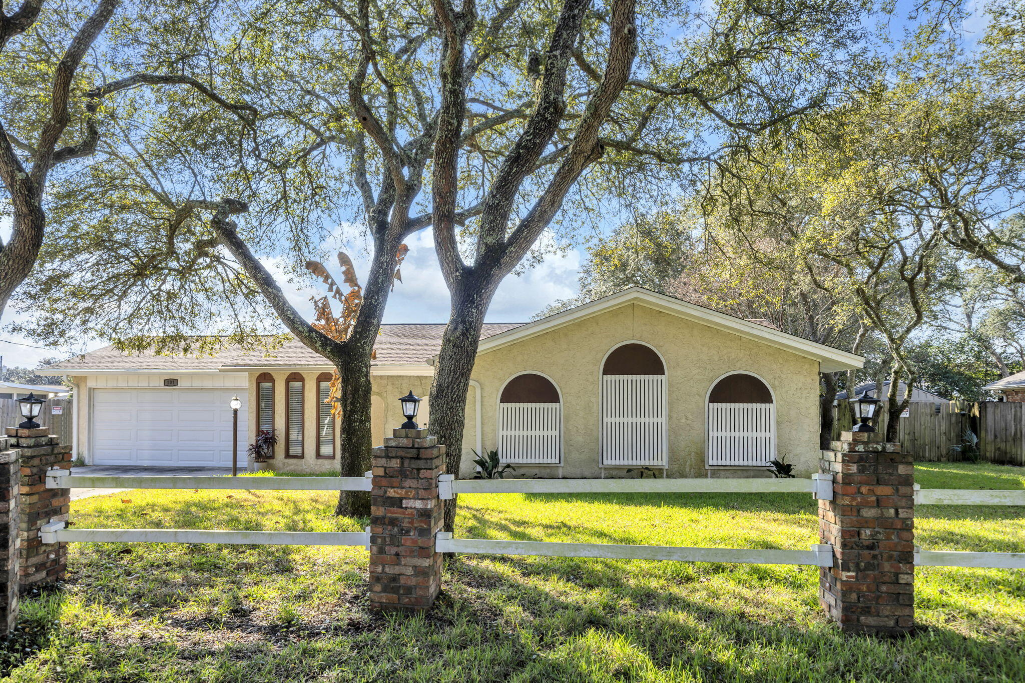 Oakridge Manor - Residential