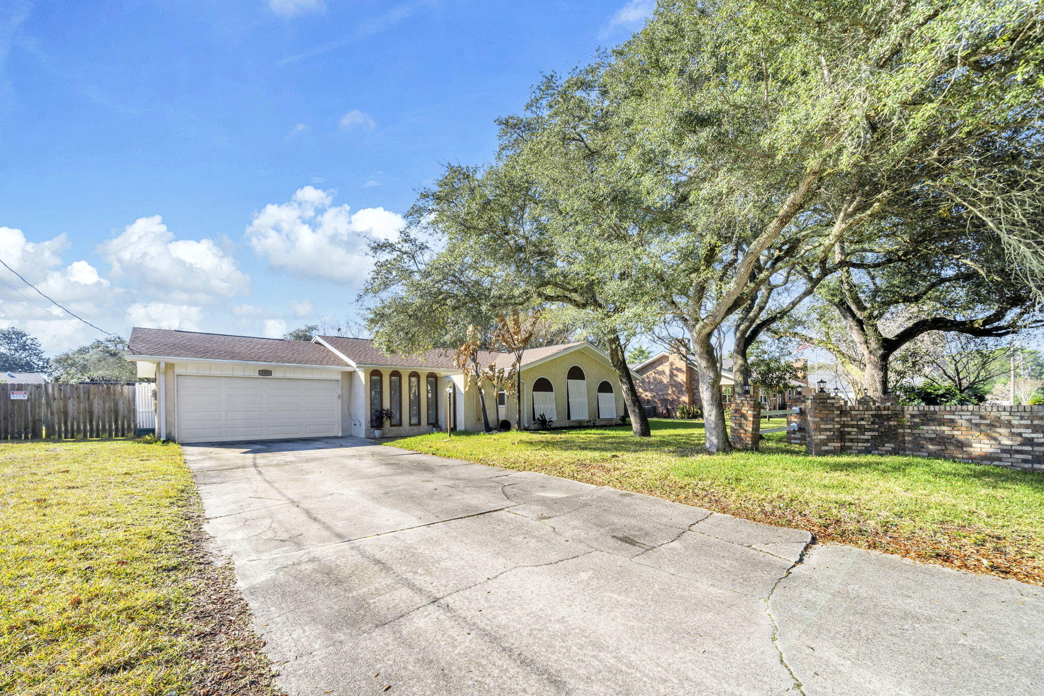 Oakridge Manor - Residential