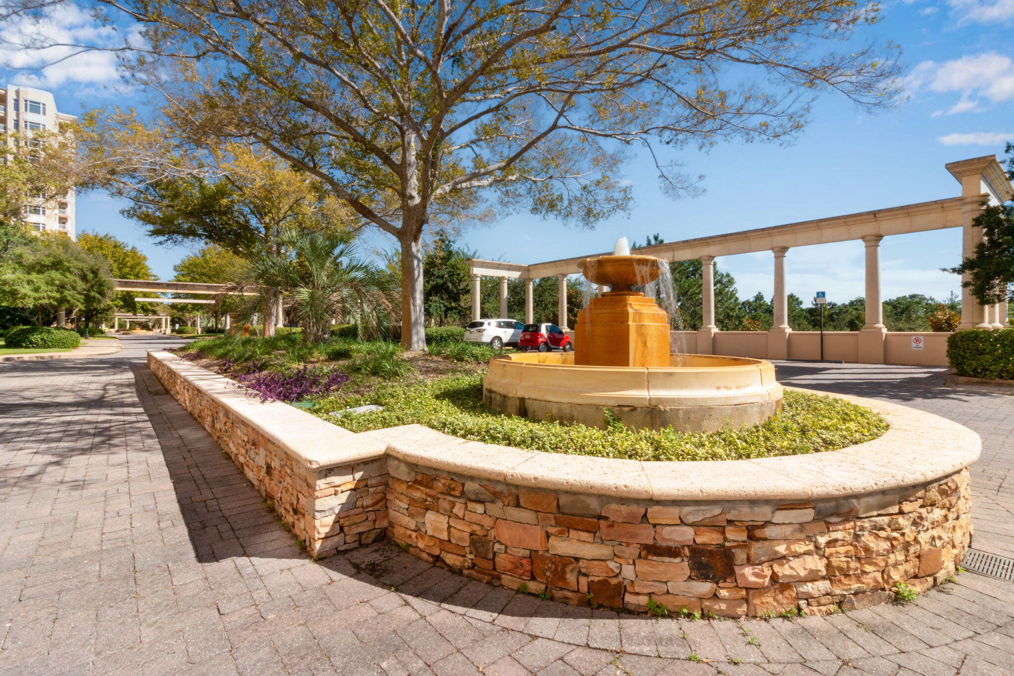 ONE WATER PLACE AT KELLY PLANTATION - Residential