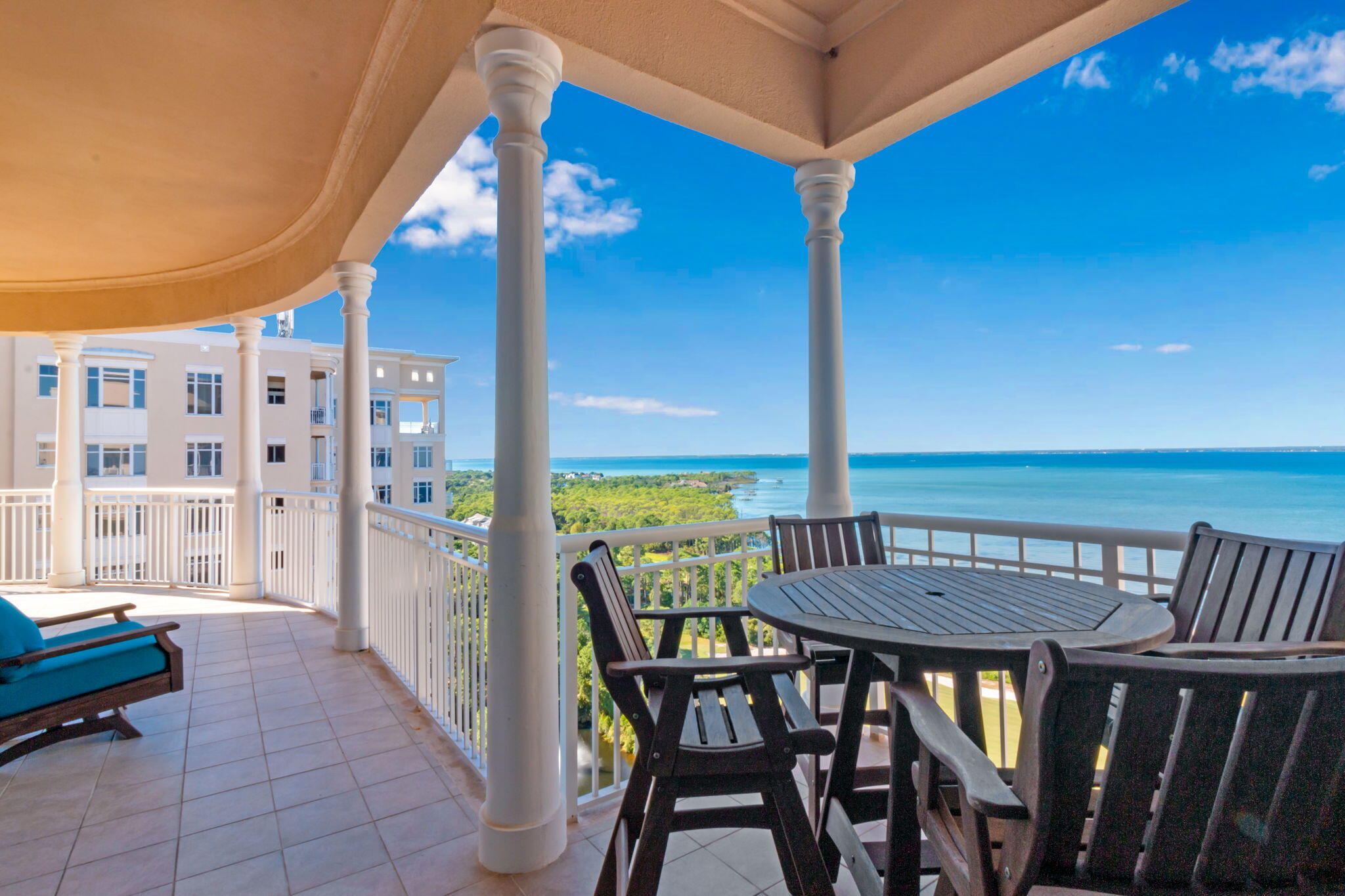 ONE WATER PLACE AT KELLY PLANTATION - Residential