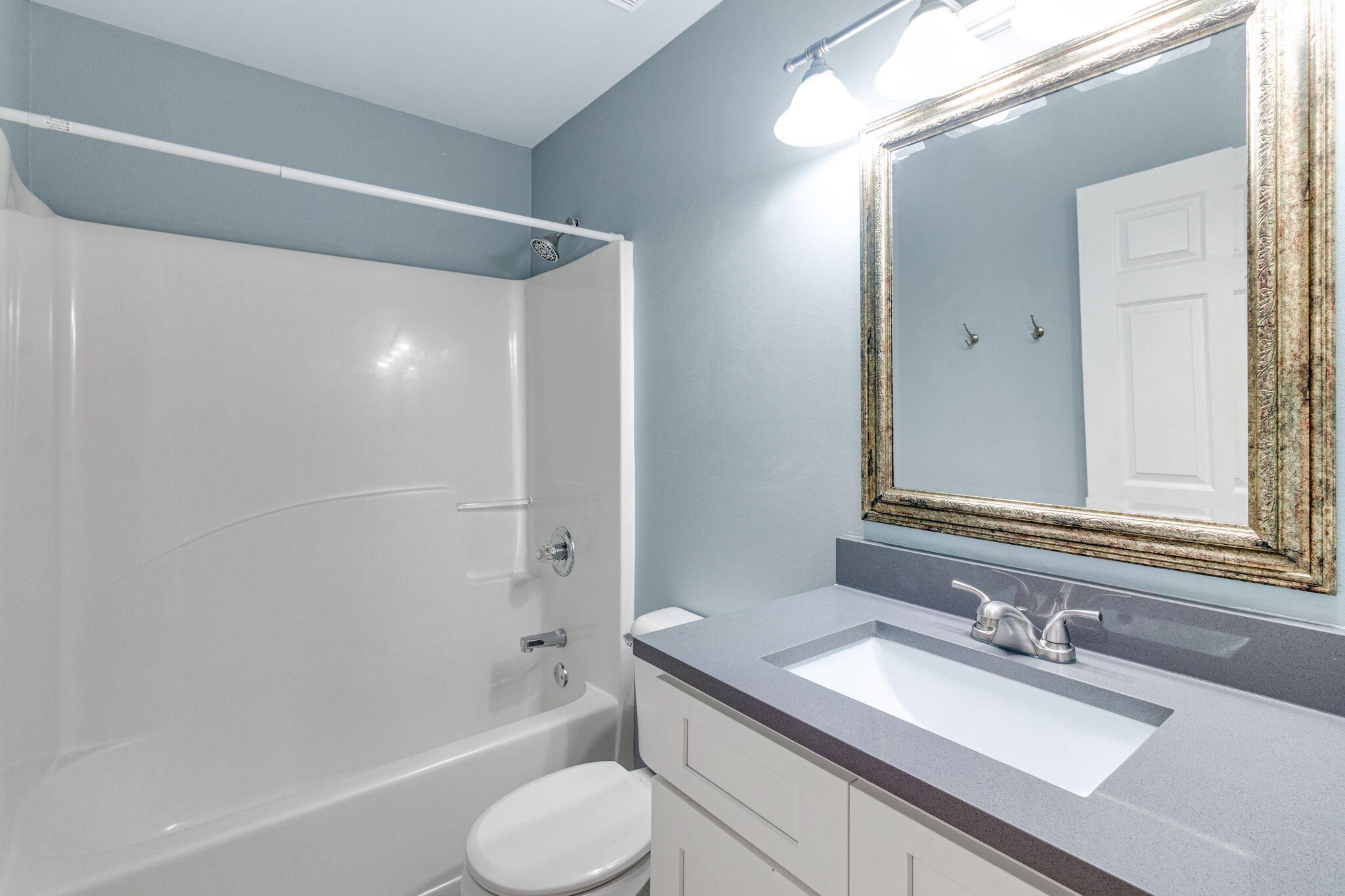 BAYSIDE - Residential Lease