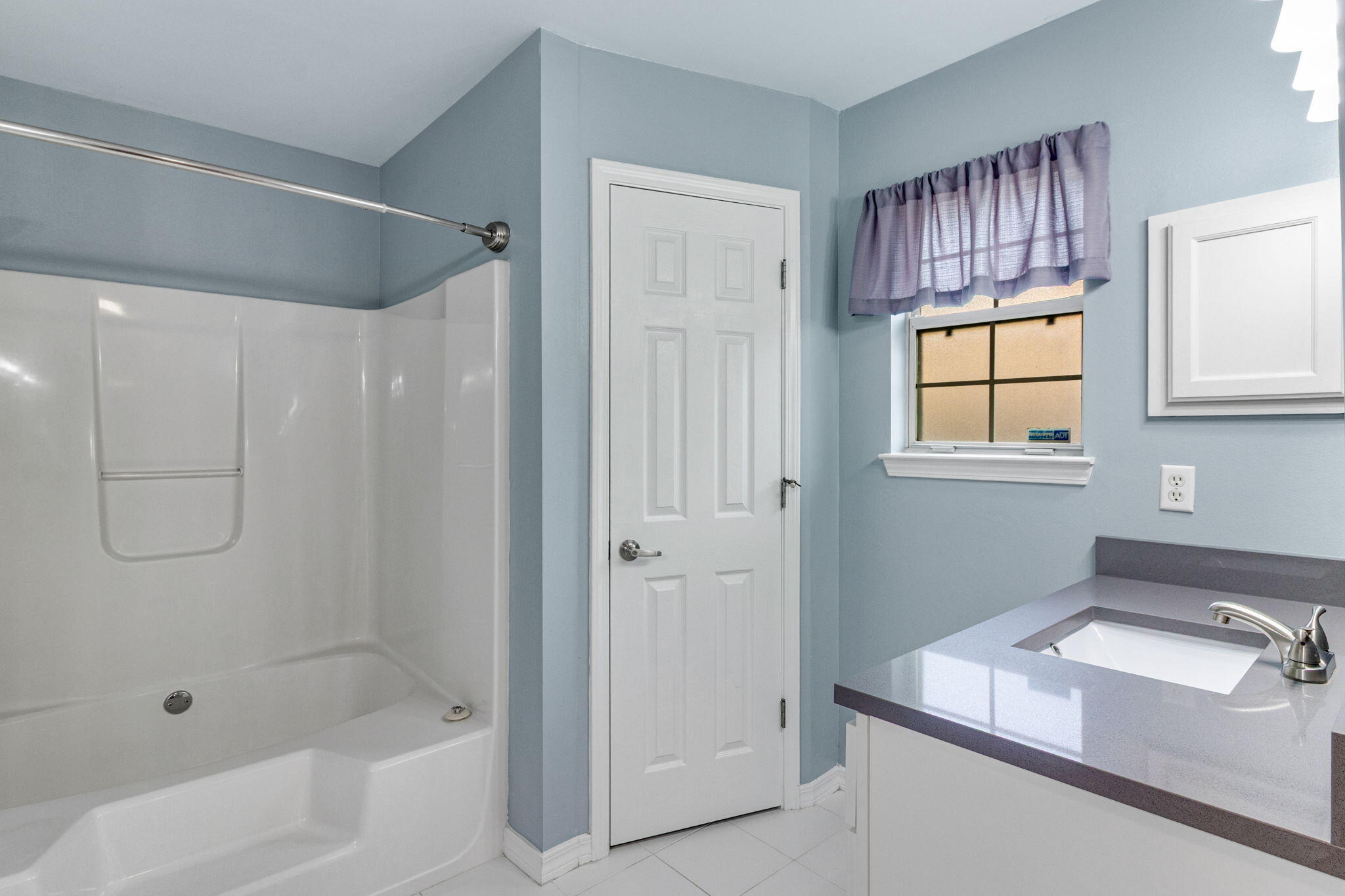 BAYSIDE - Residential Lease