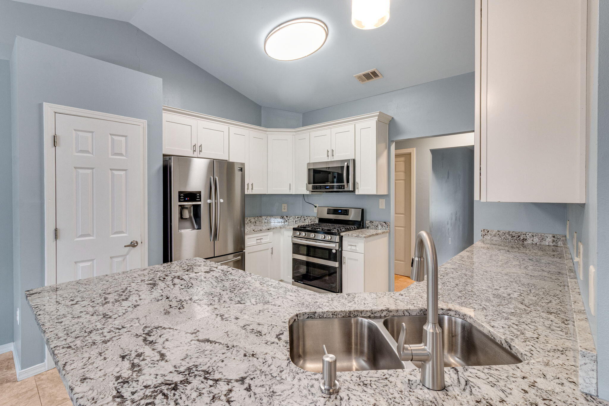 BAYSIDE - Residential Lease
