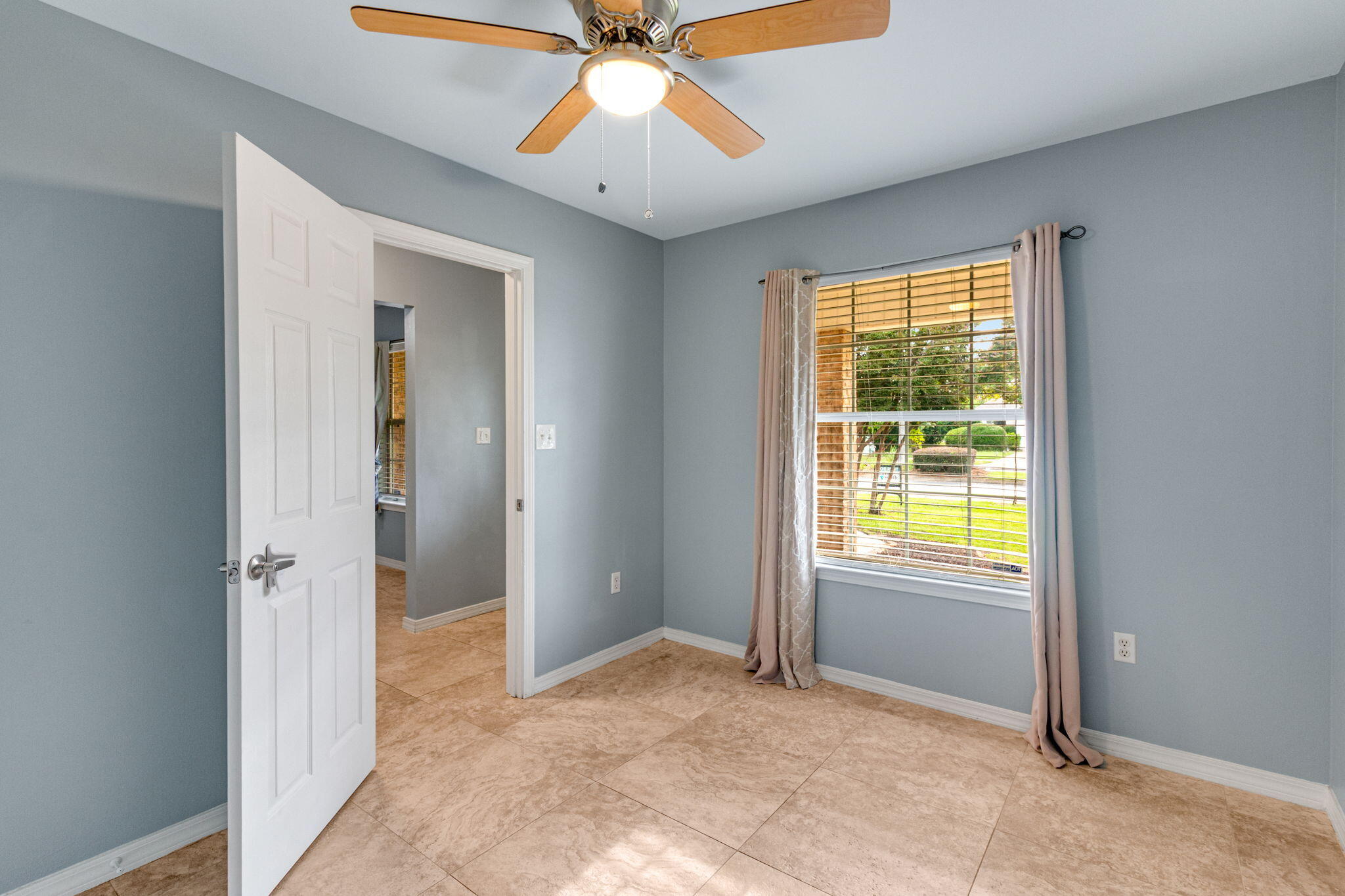 BAYSIDE - Residential Lease