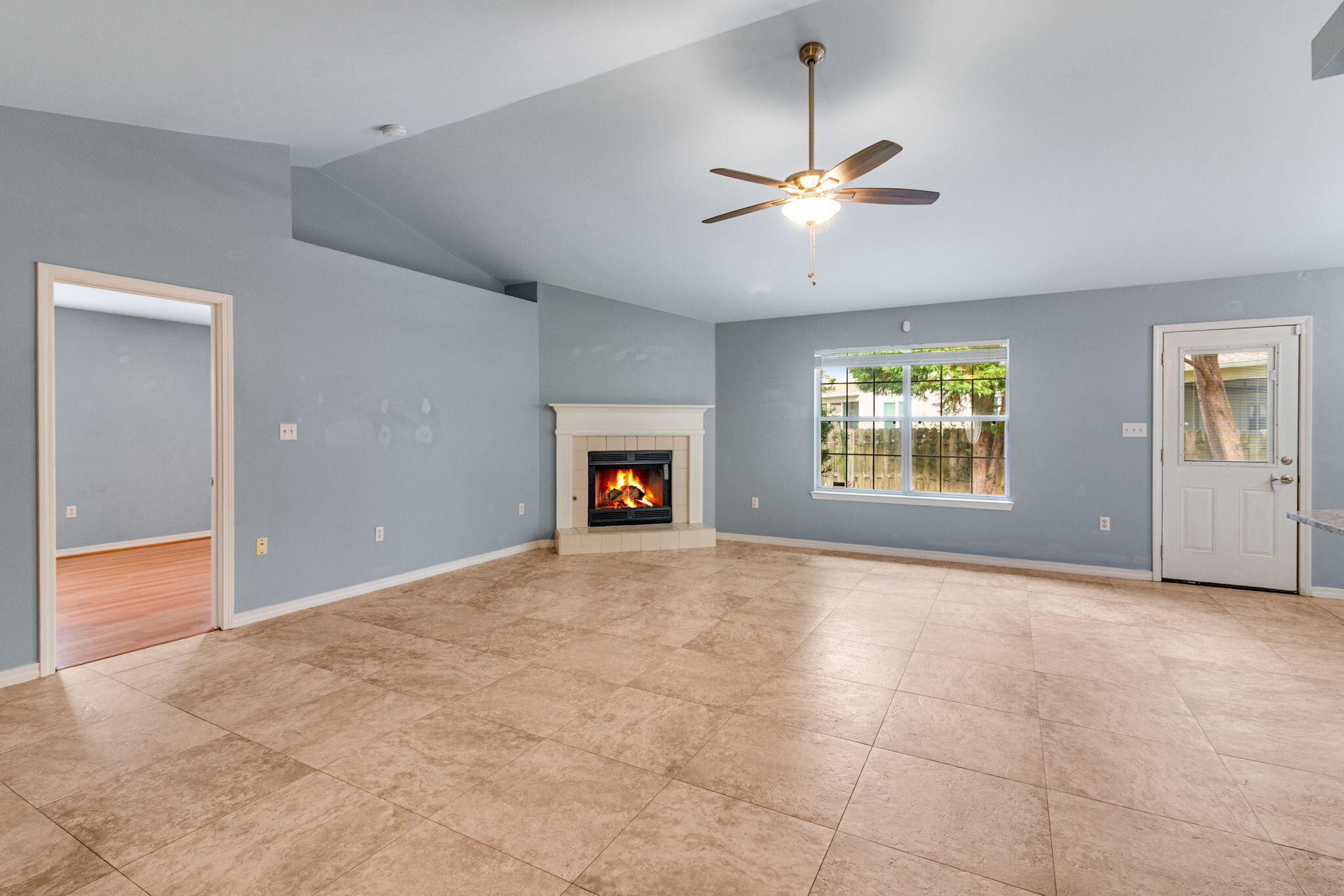 BAYSIDE - Residential Lease