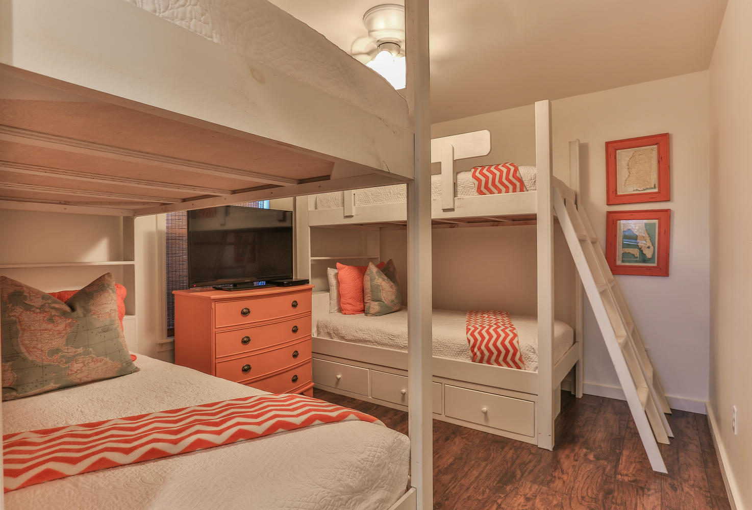 BEACHWOOD VILLAS CONDO PH 2 - Residential