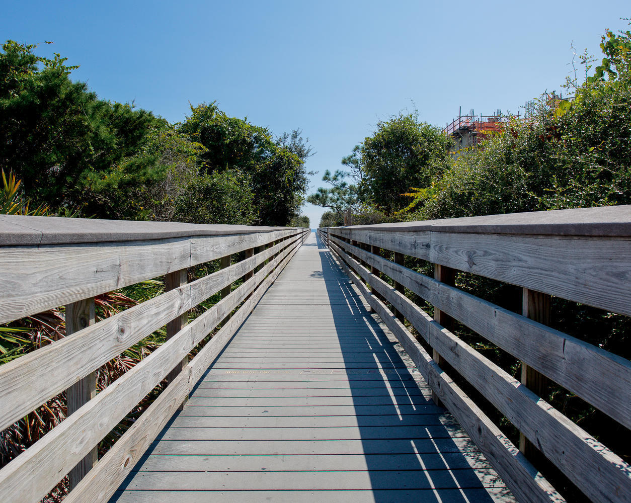 BEACHWOOD VILLAS CONDO PH 2 - Residential