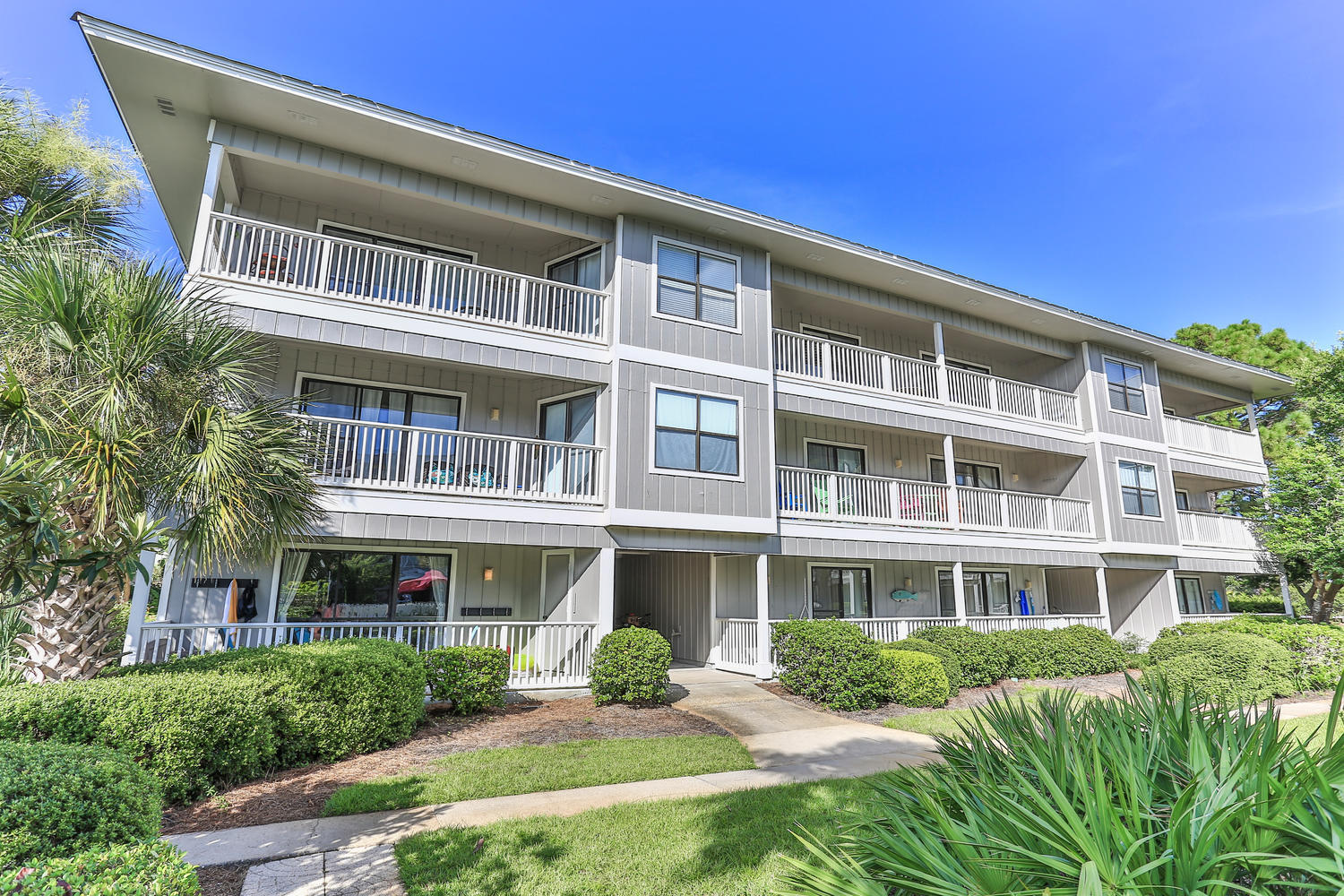 BEACHWOOD VILLAS CONDO PH 2 - Residential