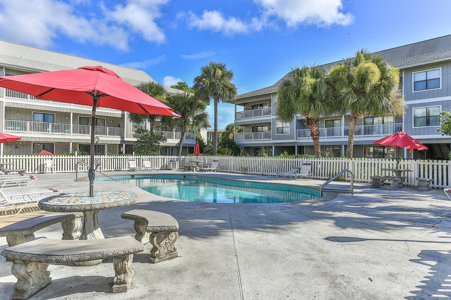 BEACHWOOD VILLAS CONDO PH 2 - Residential