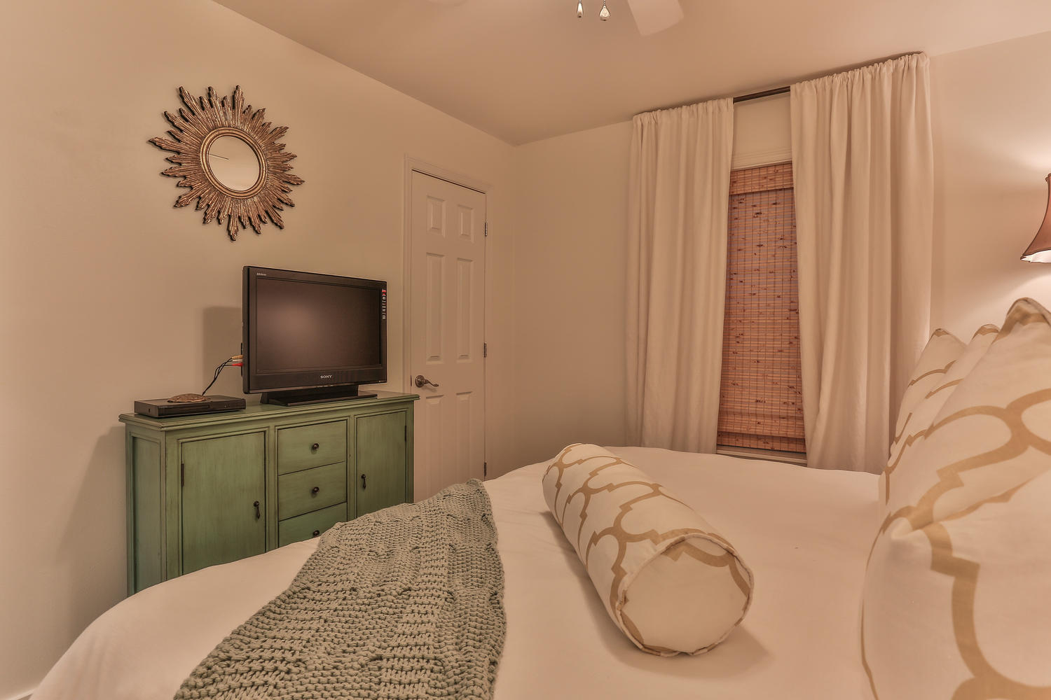 BEACHWOOD VILLAS CONDO PH 2 - Residential