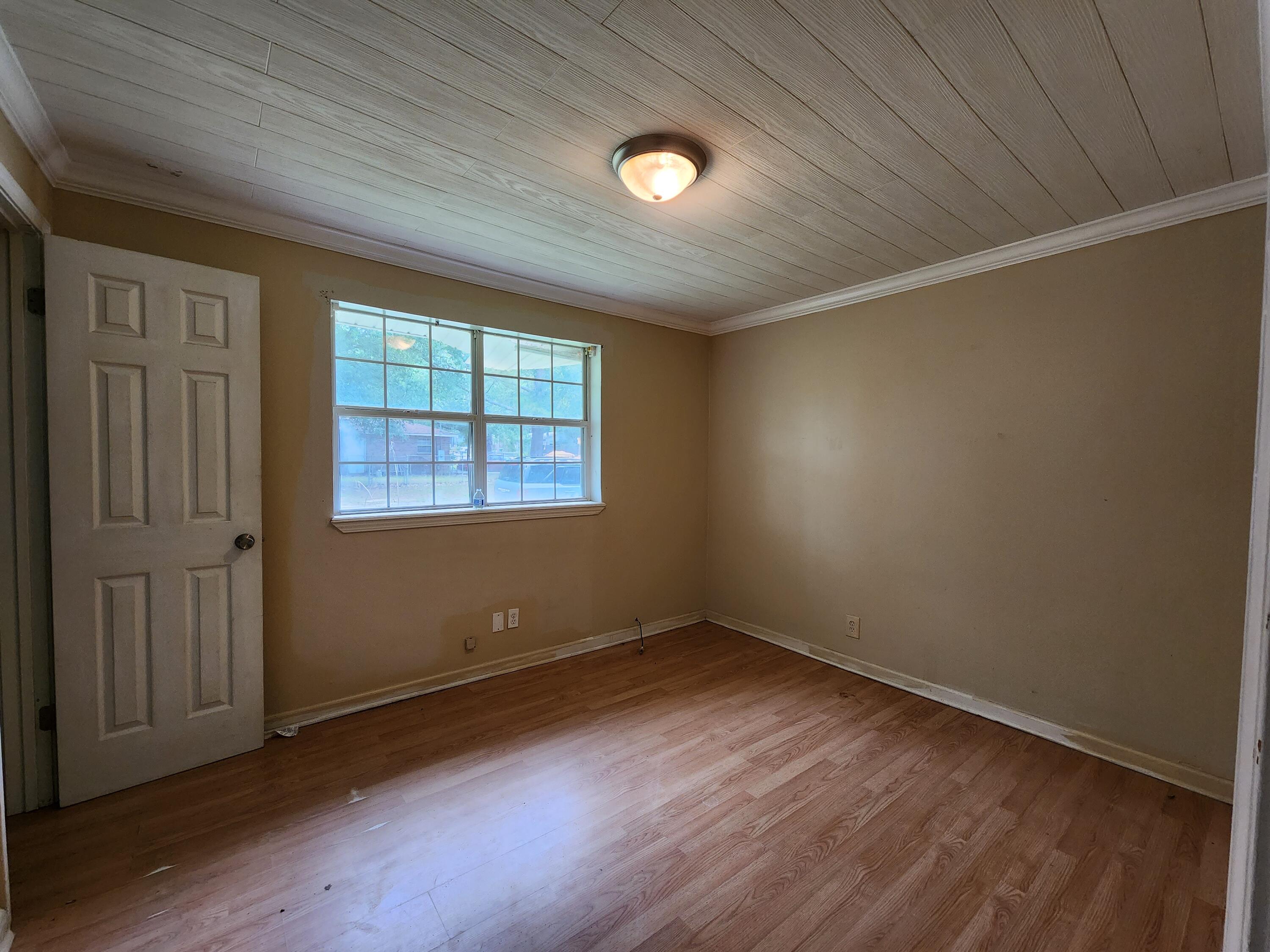 MORRIS ADDN TO CRESTVIEW - Residential