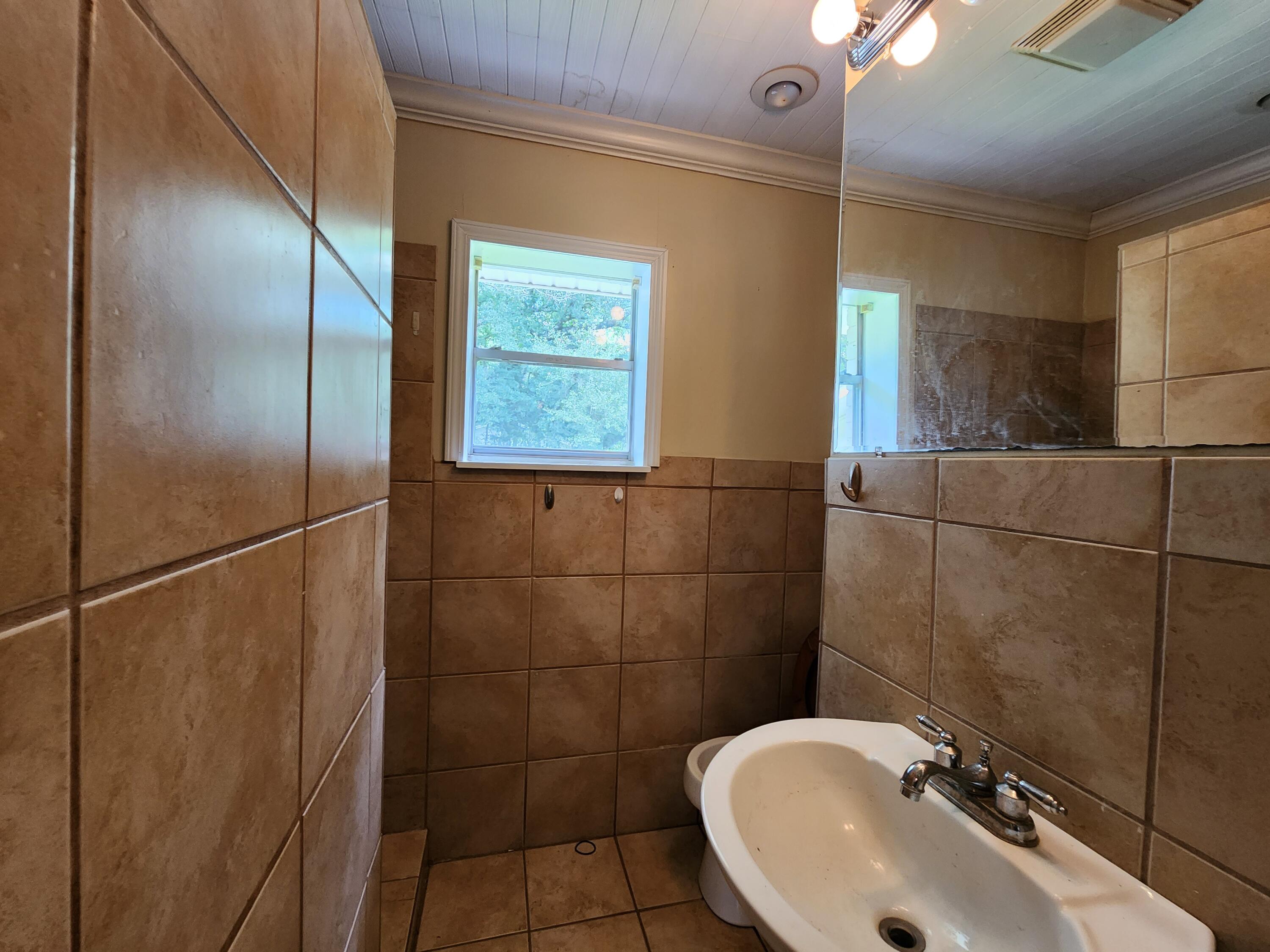 MORRIS ADDN TO CRESTVIEW - Residential