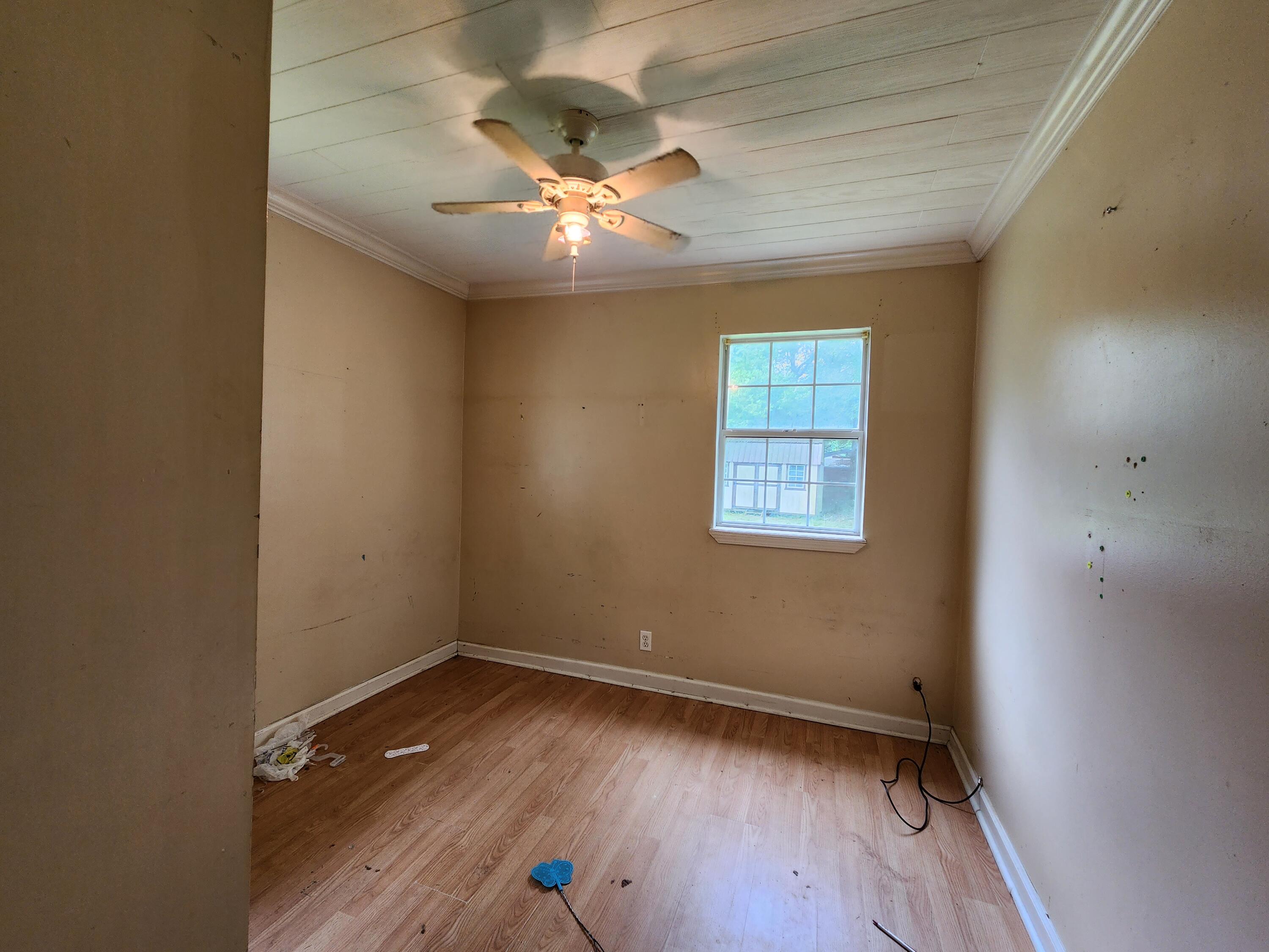 MORRIS ADDN TO CRESTVIEW - Residential