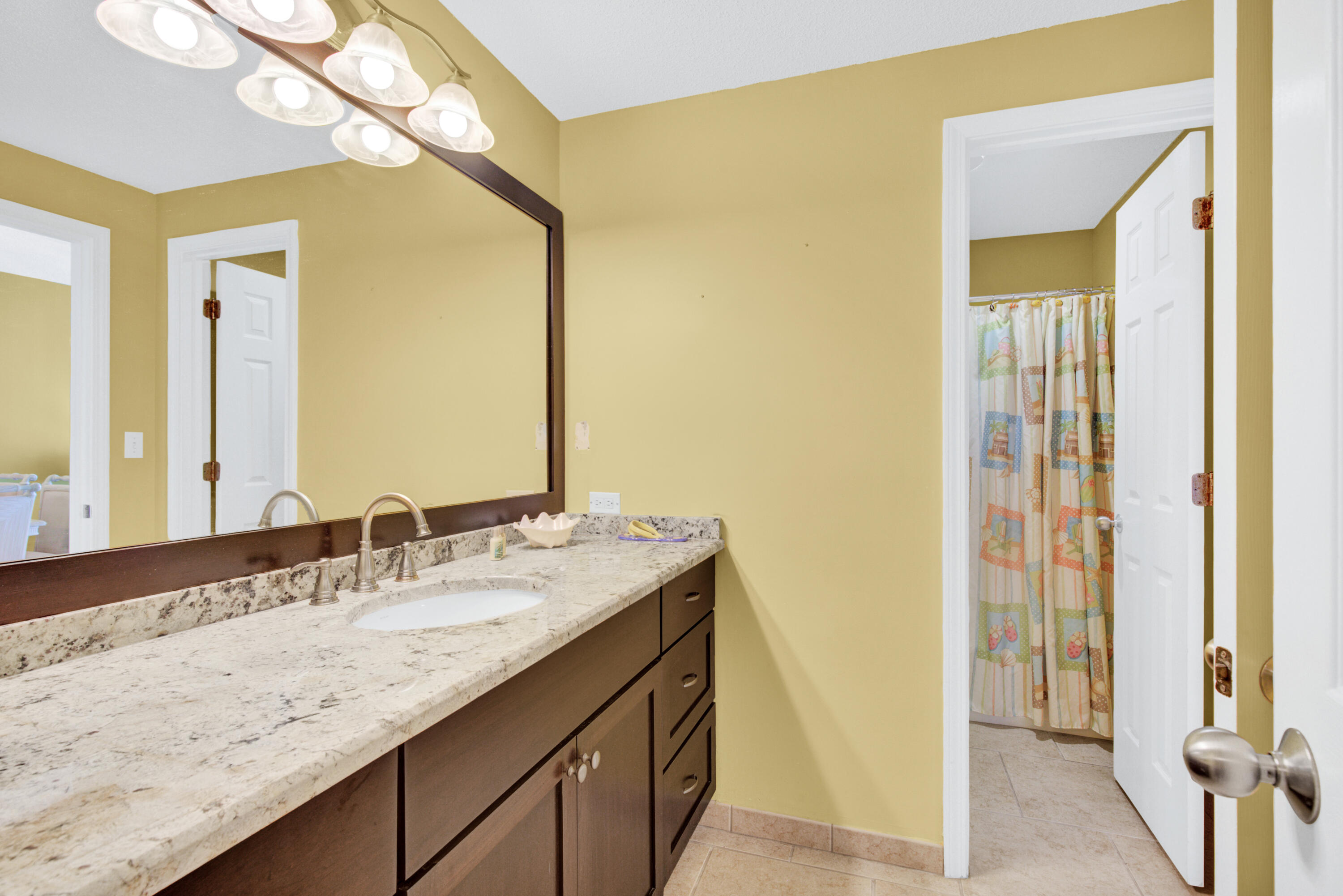 LEEWARD KEY - Residential