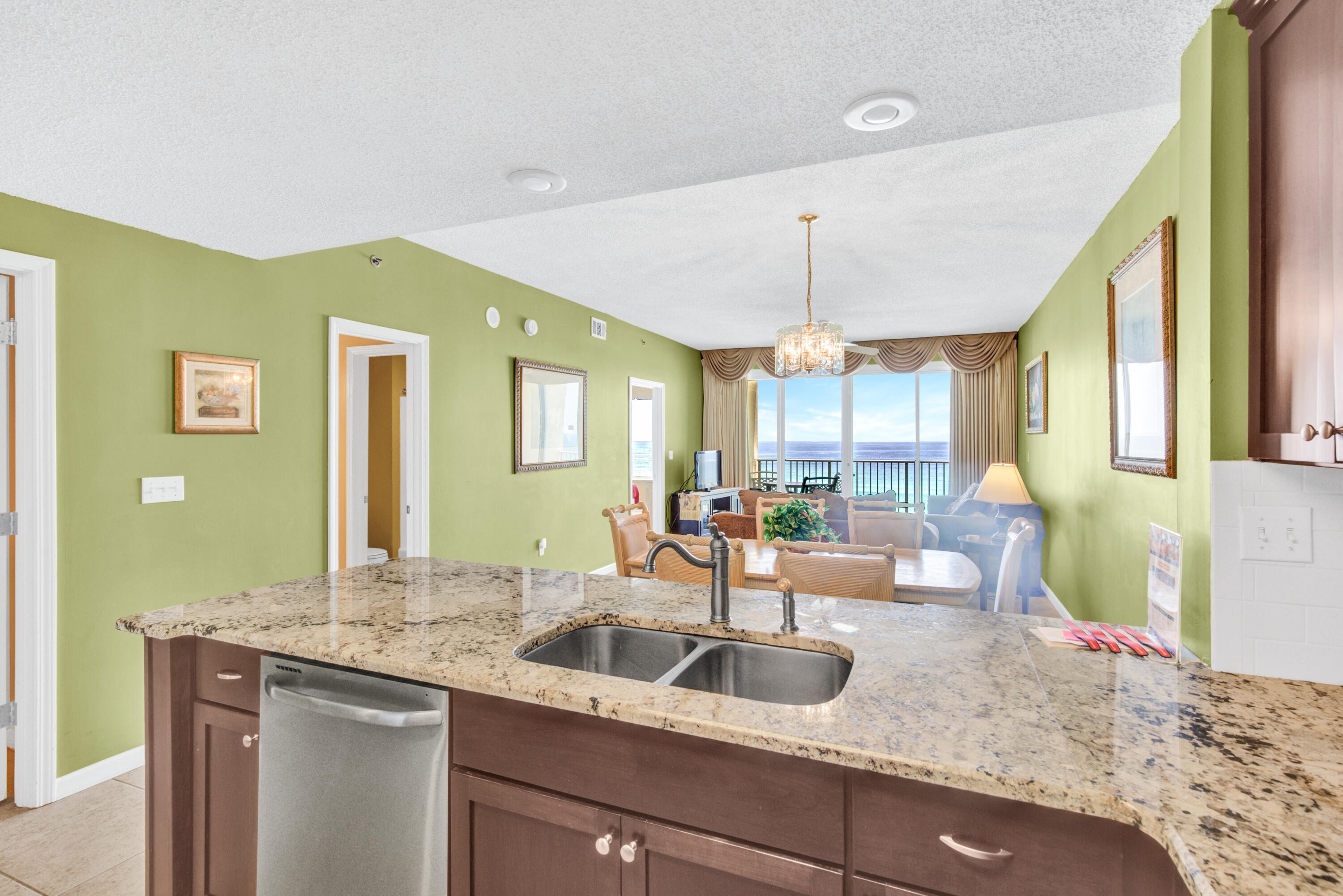 LEEWARD KEY - Residential