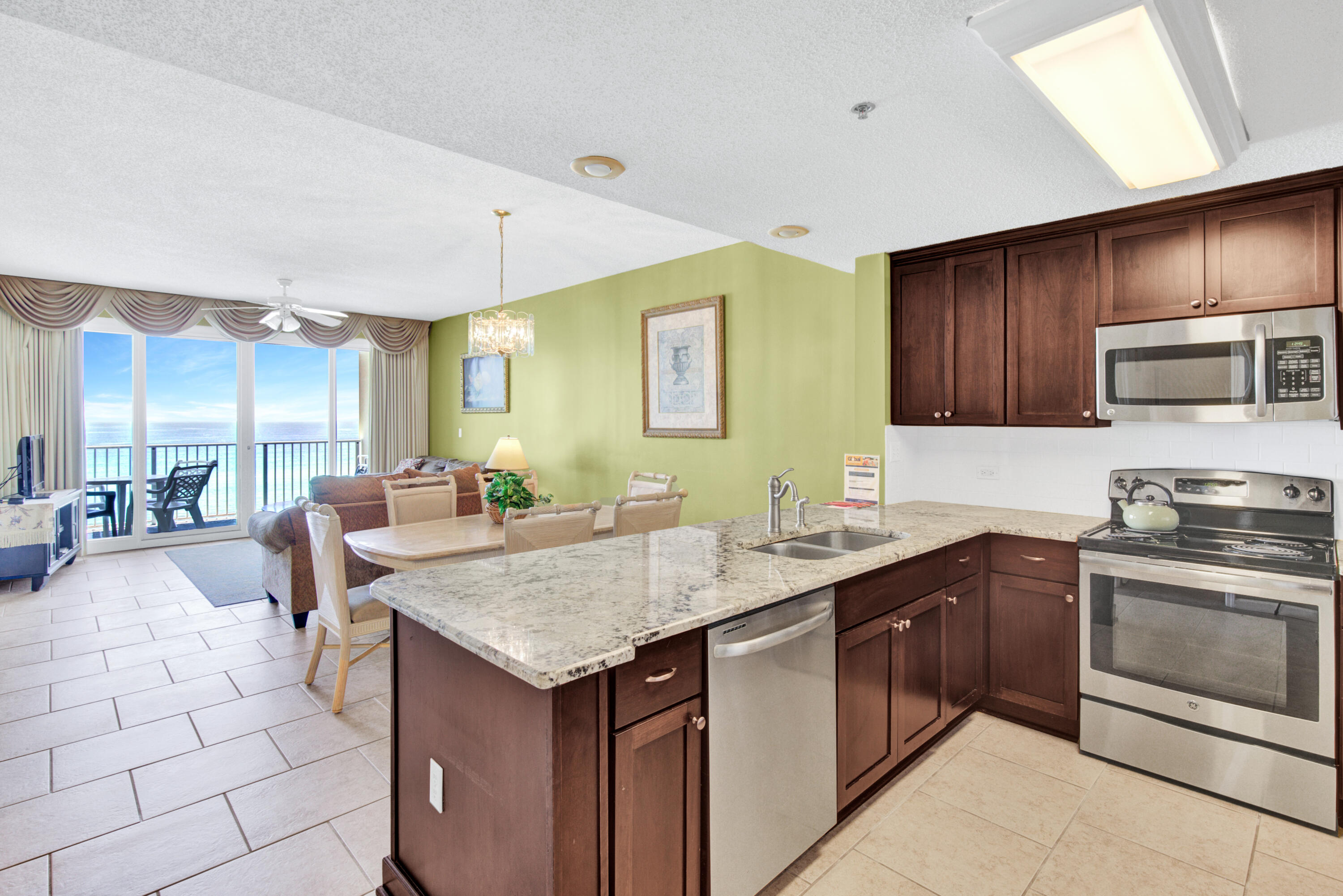 LEEWARD KEY - Residential
