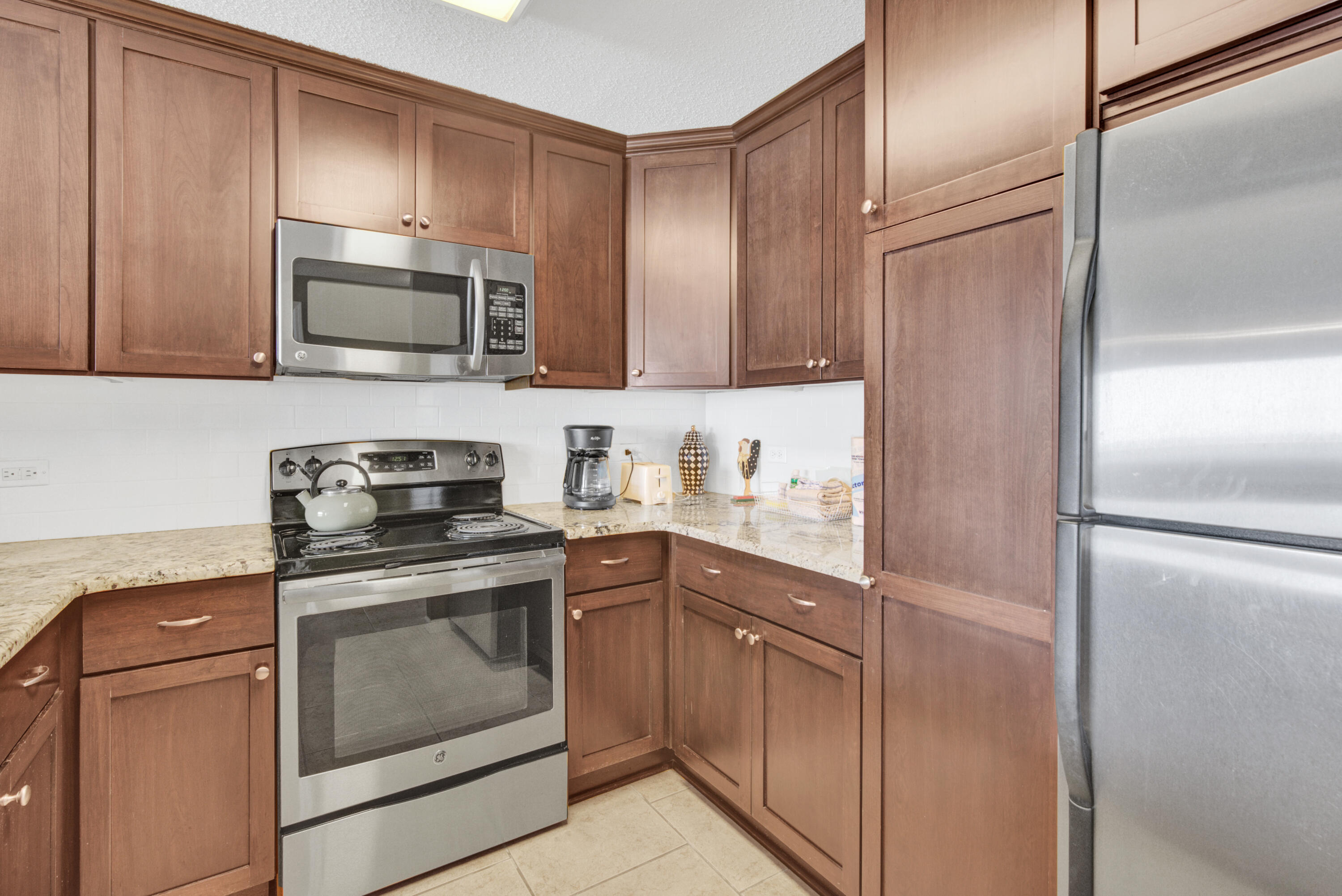 LEEWARD KEY - Residential