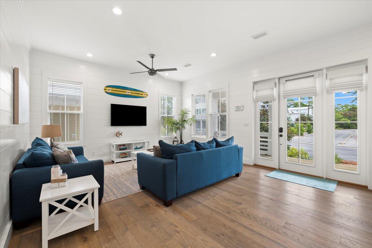 LAKESIDE AT BLUE MOUNTAIN BEACH - Residential