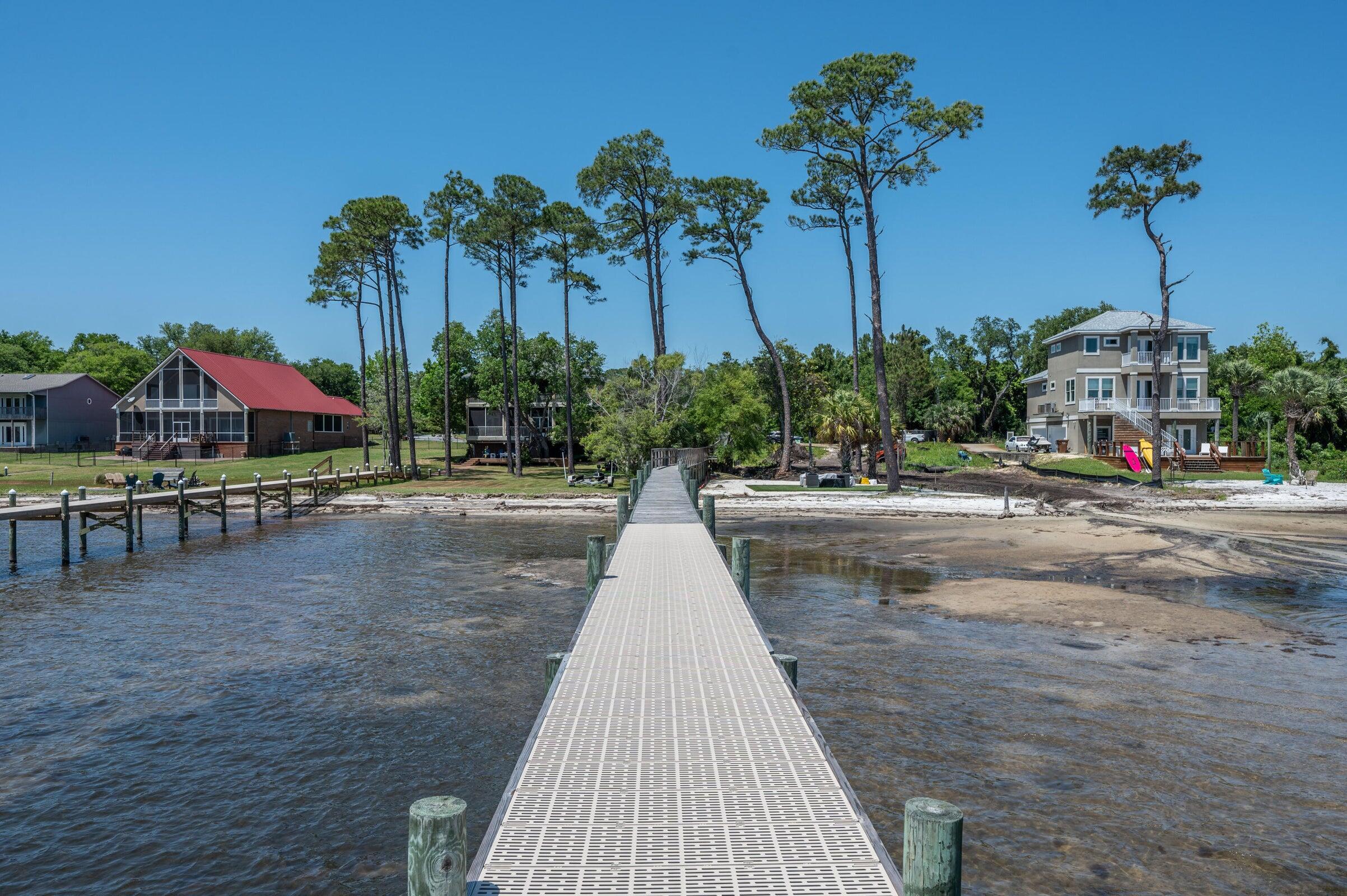 MAGNOLIA HARBOR - Residential