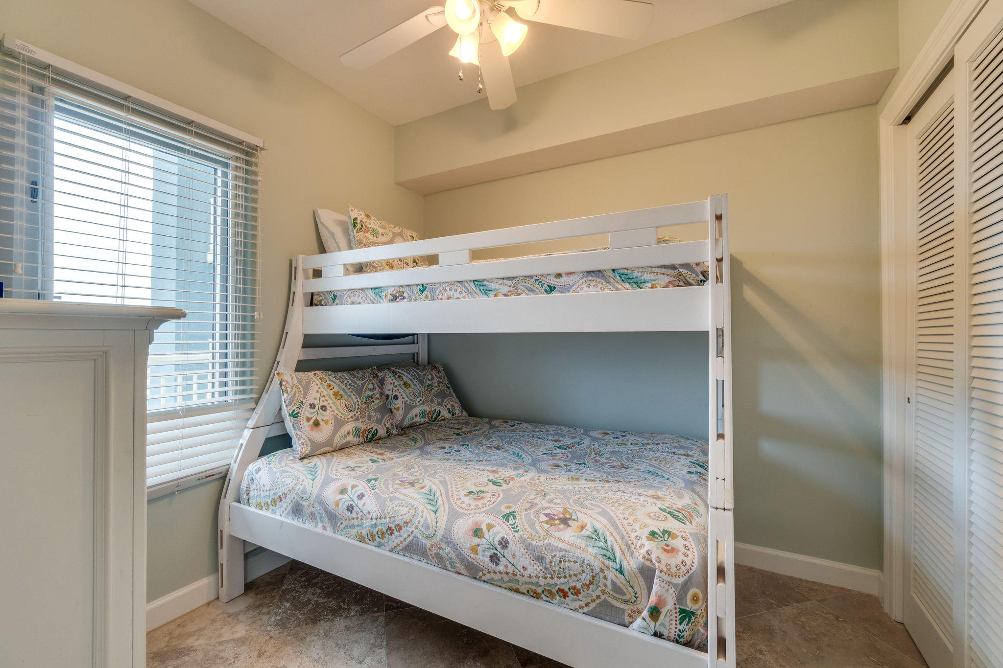 STERLING SHORES - Residential