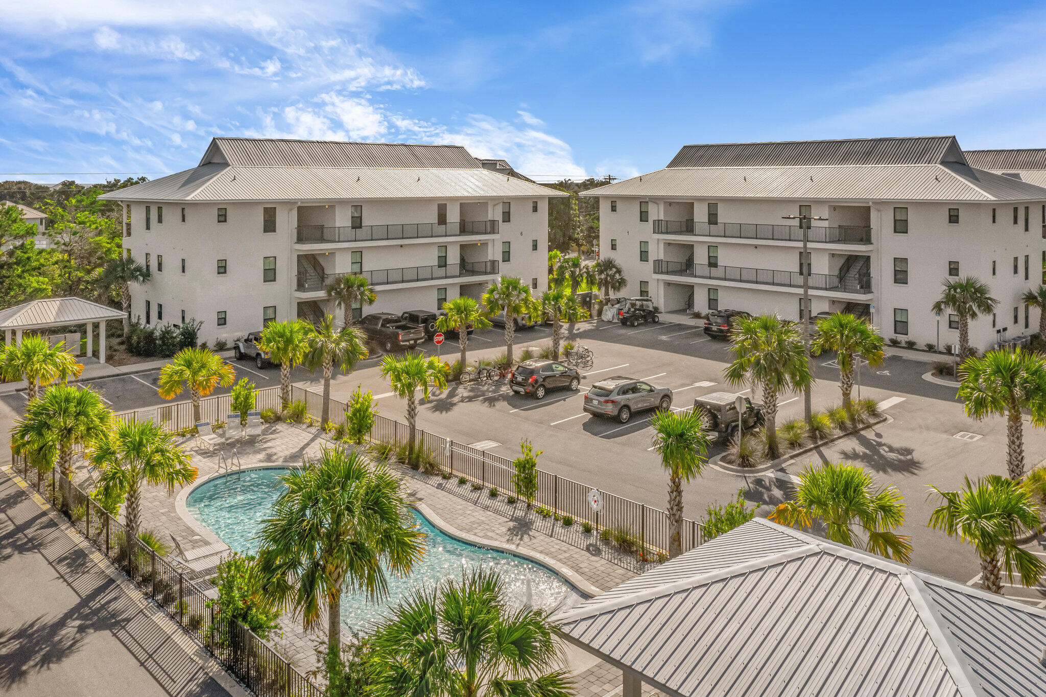 Hidden Lake condominiums - Residential