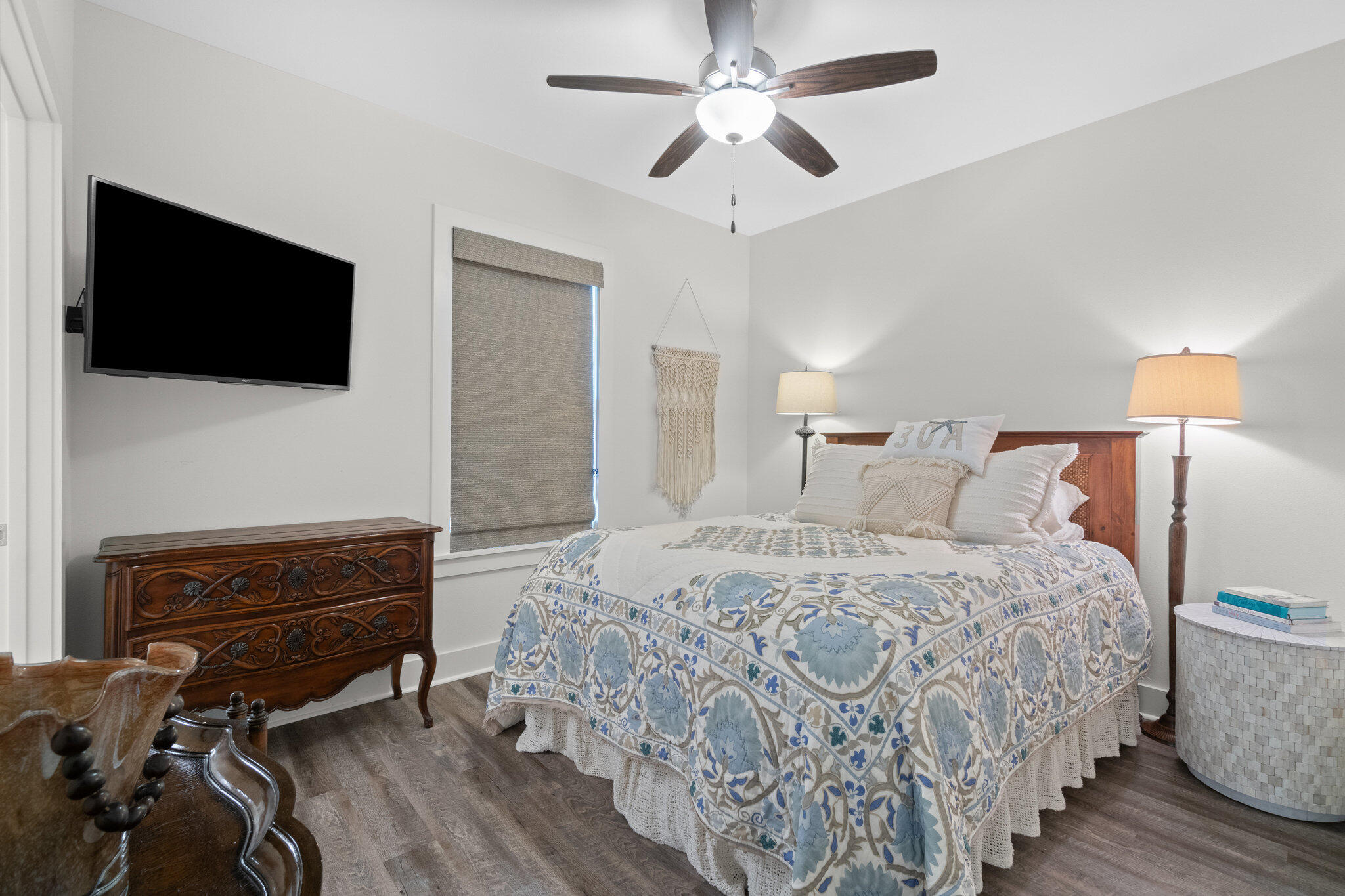 Hidden Lake condominiums - Residential