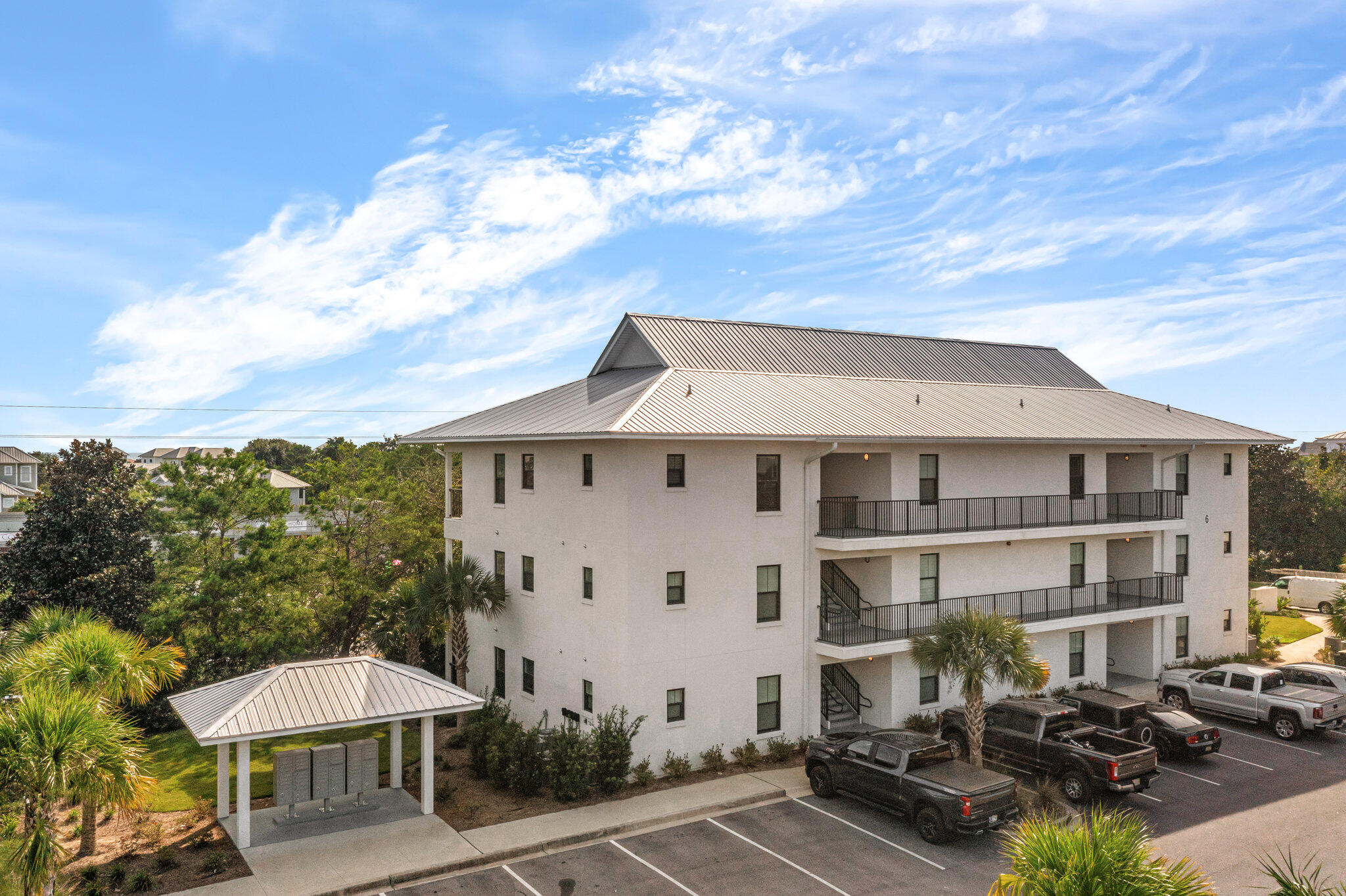 Hidden Lake condominiums - Residential