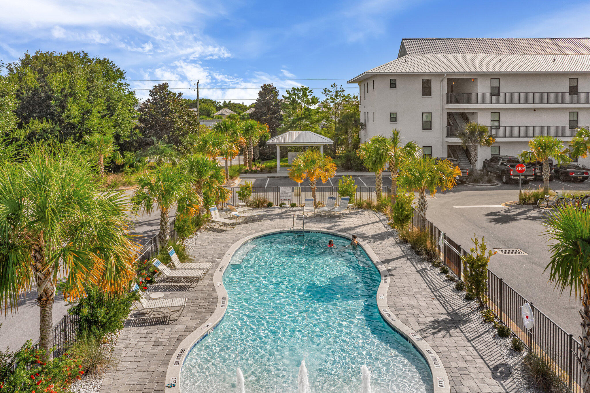 Hidden Lake condominiums - Residential