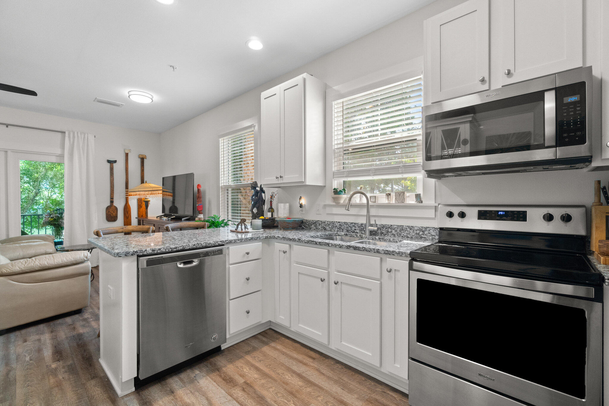 Hidden Lake condominiums - Residential