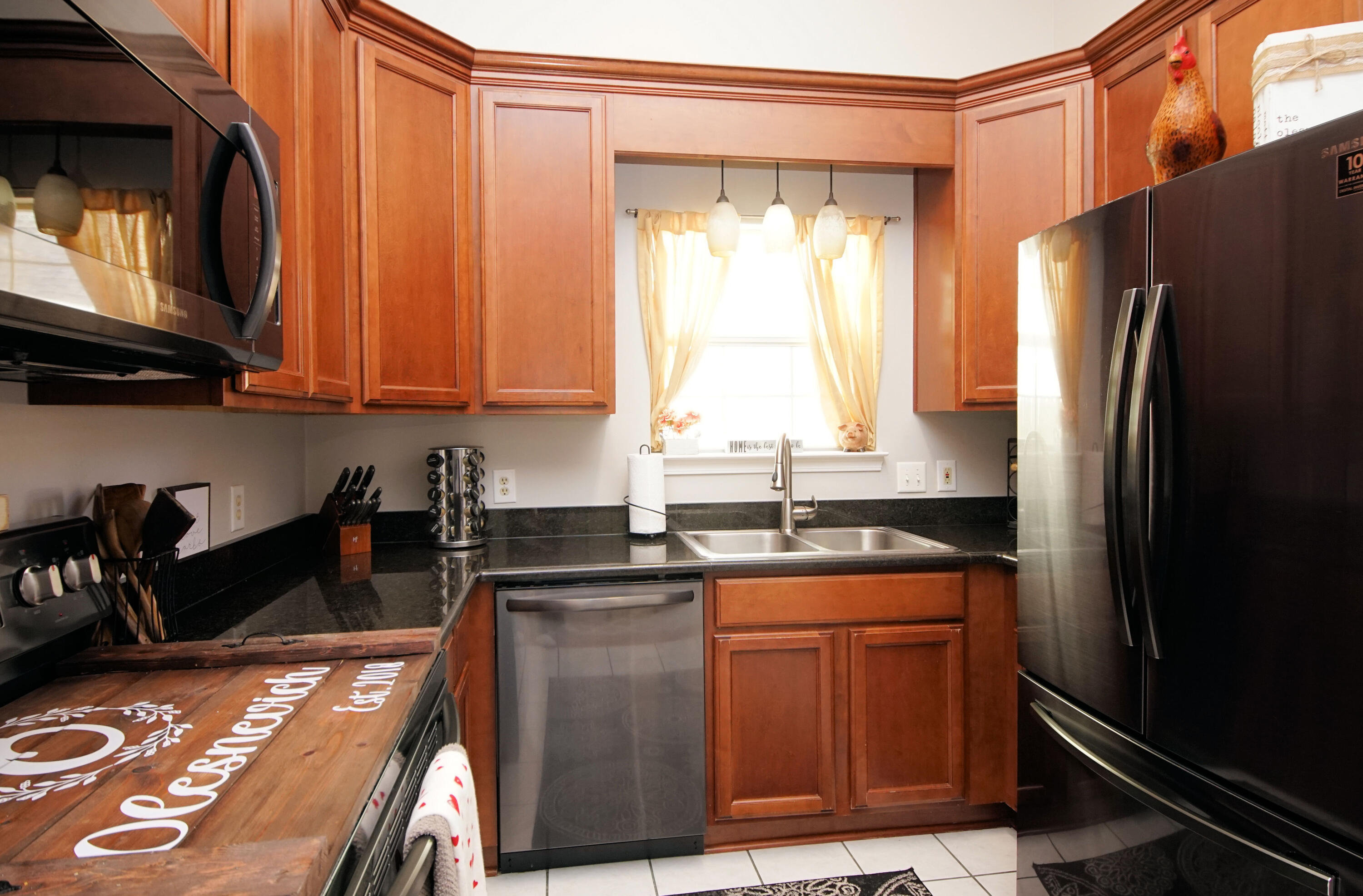 LAKE CHARLESTON - Residential