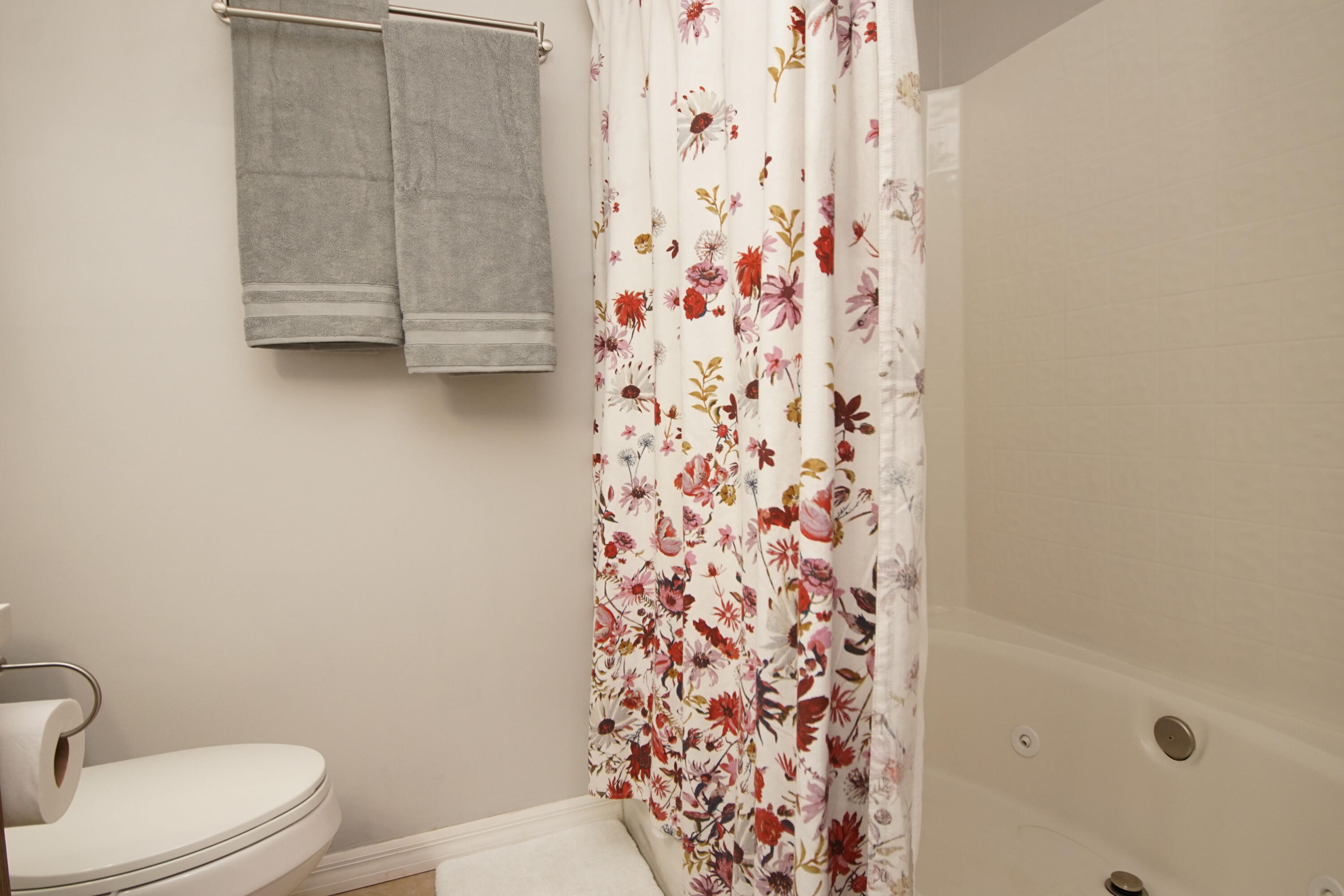 LAKE CHARLESTON - Residential