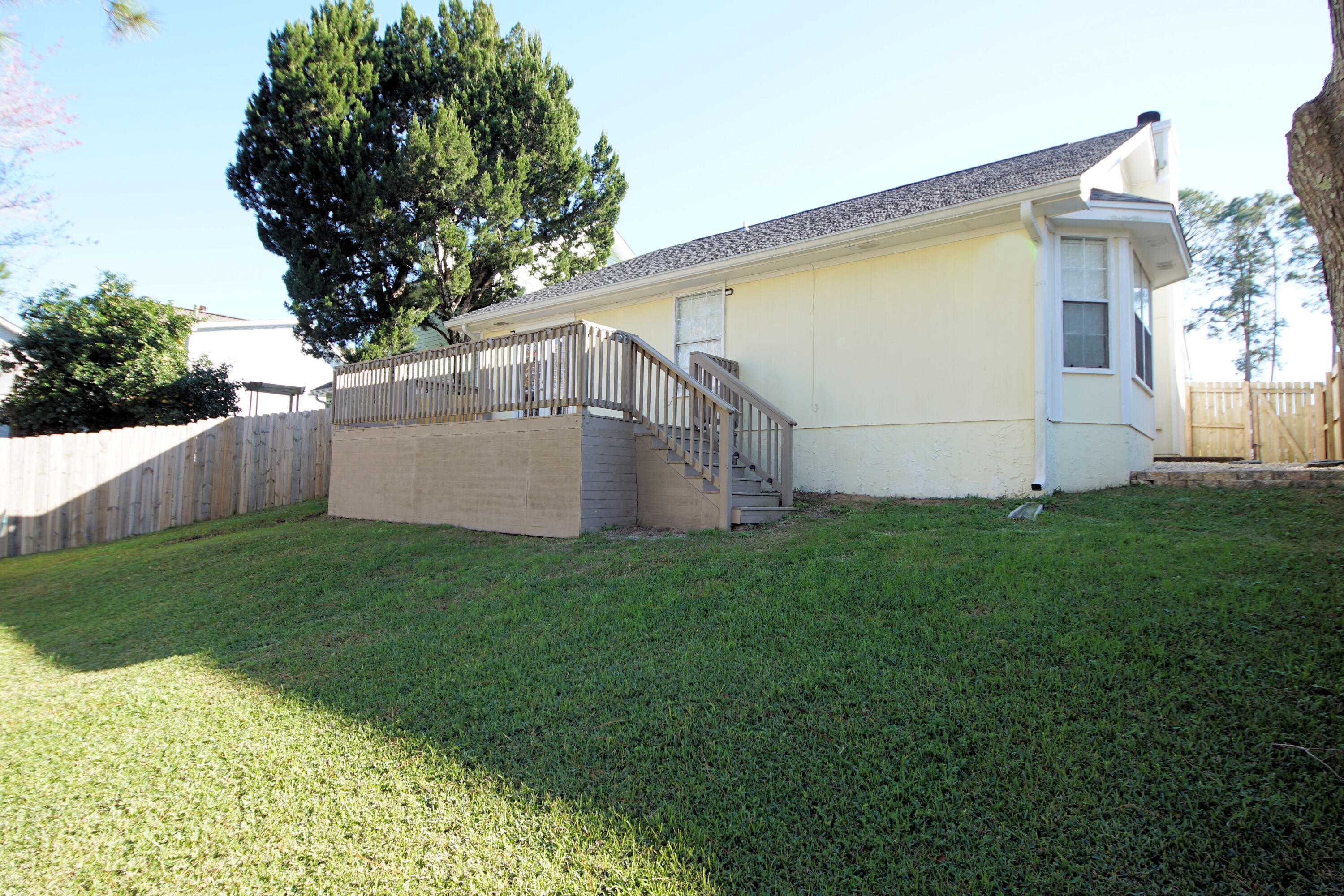 LAKE CHARLESTON - Residential