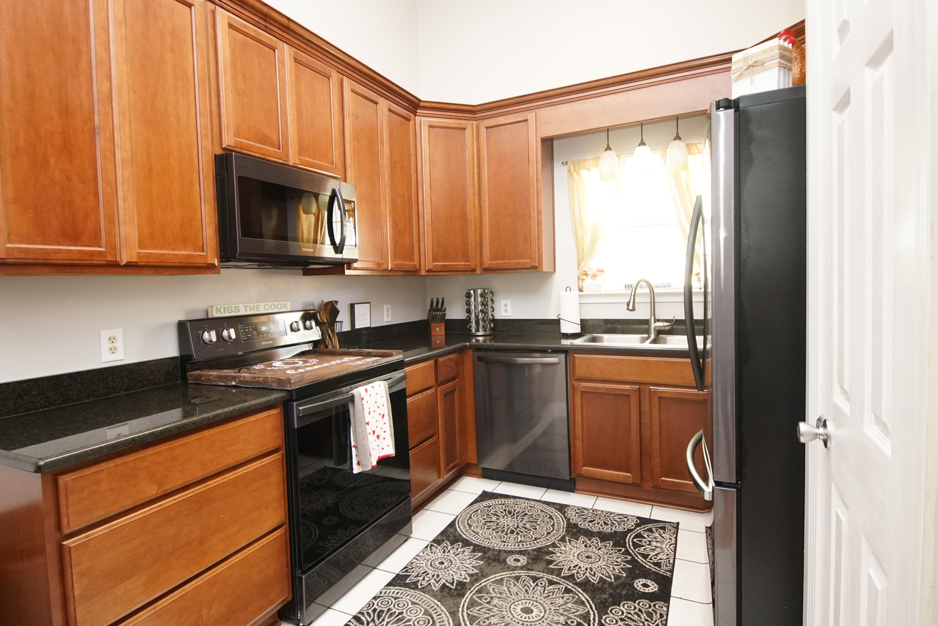 LAKE CHARLESTON - Residential