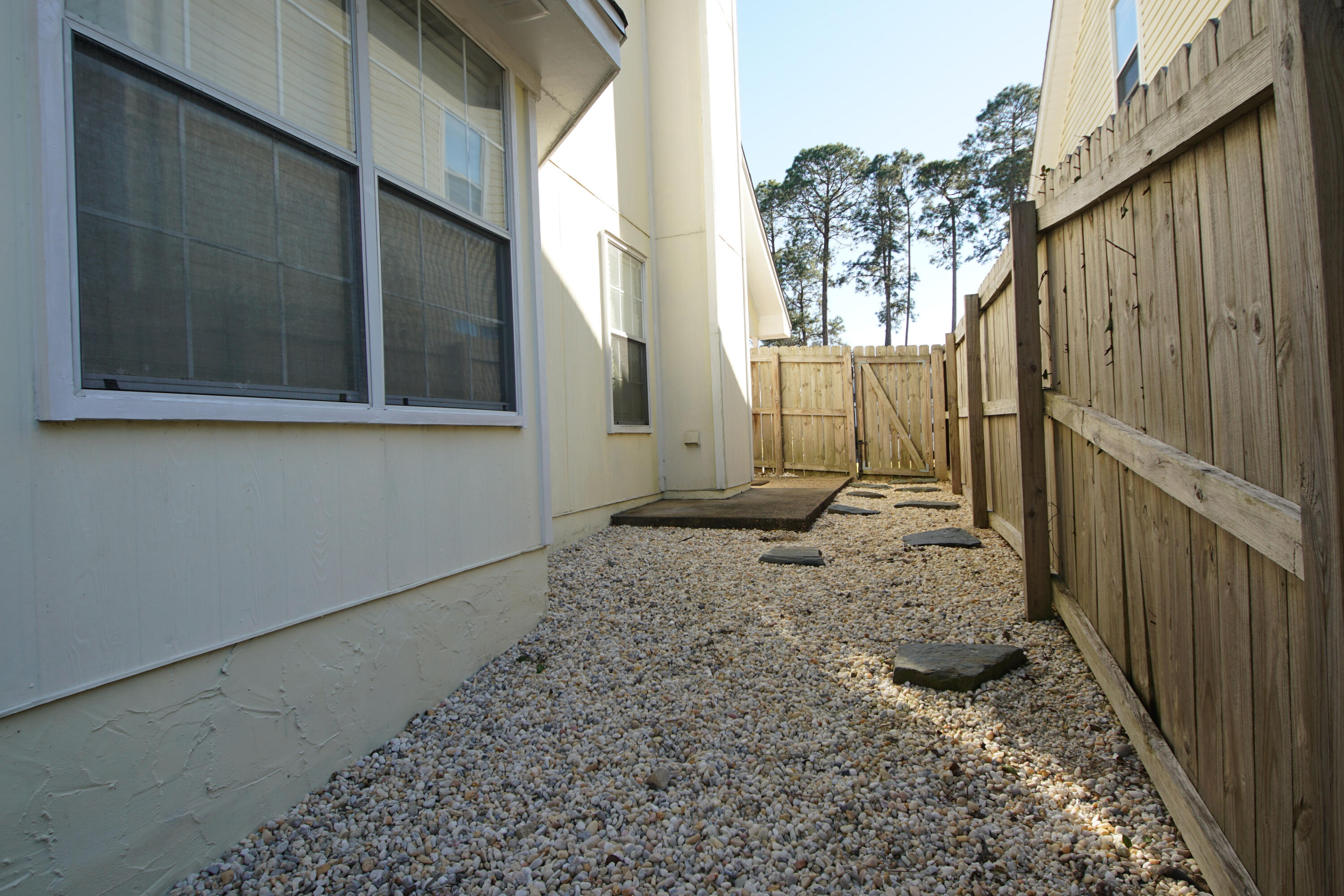 LAKE CHARLESTON - Residential