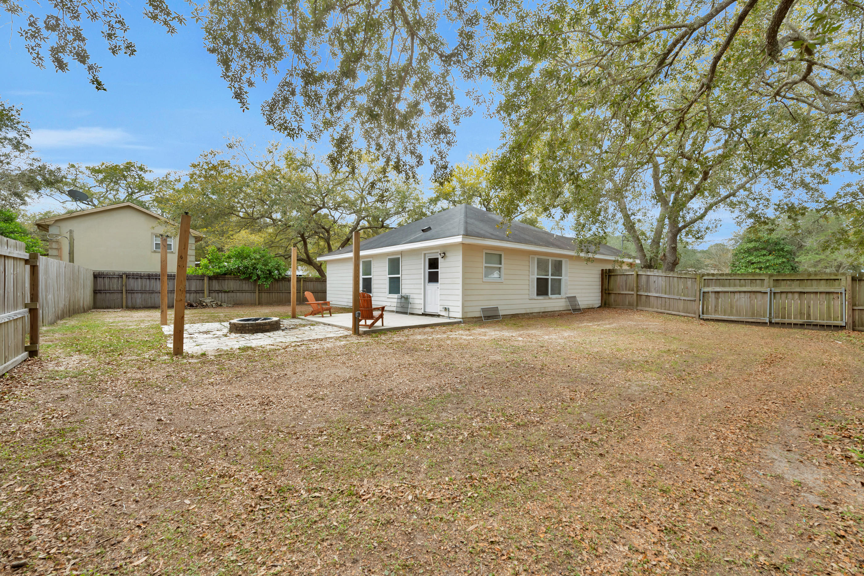 EMORY THOMAS - Residential