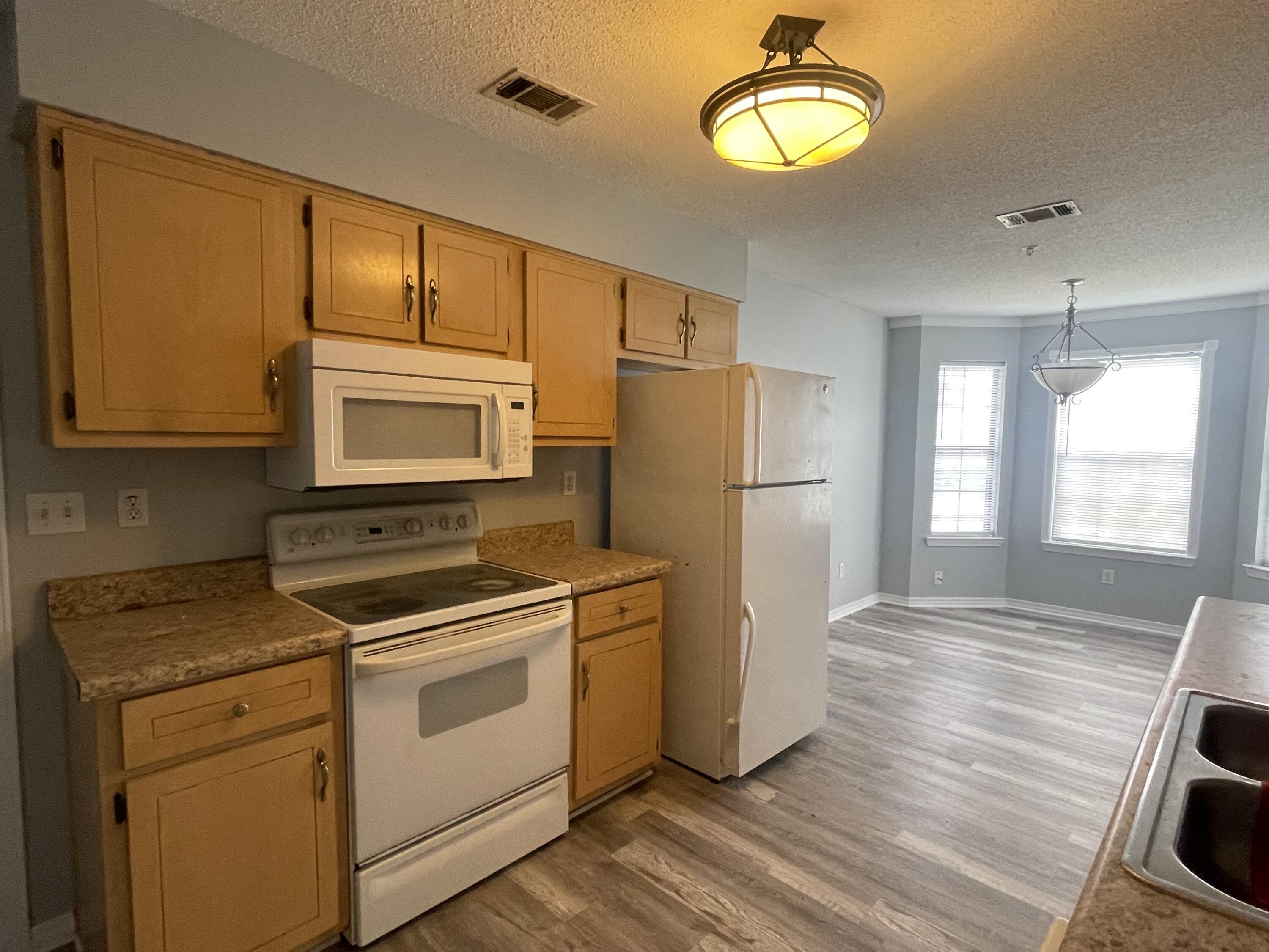 SOUTHWAY ESTATES 1ST ADDN - Residential Lease