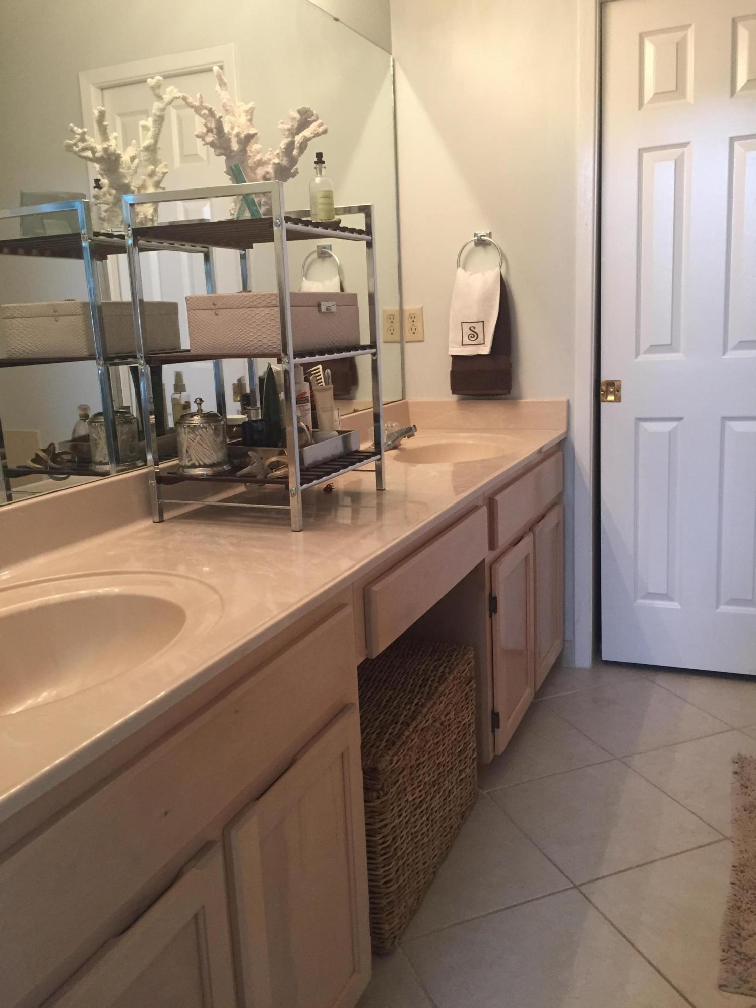 FAIRWAY LAKES PH I LOT 29 - Residential