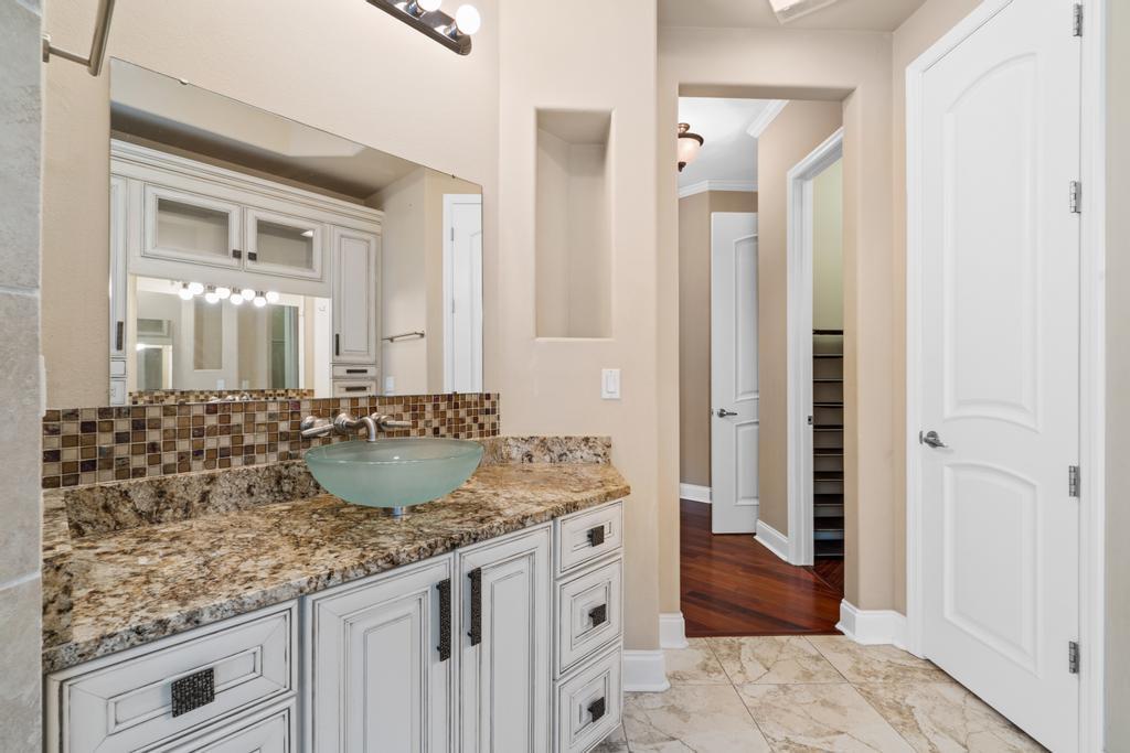 BAHIA VISTA - Residential