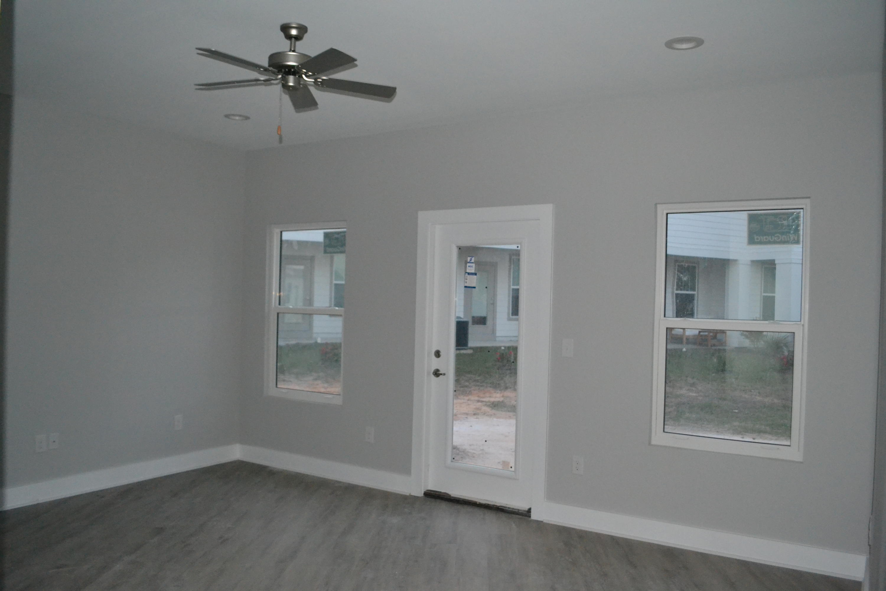 HIDDEN BAY VILLAGE - Residential