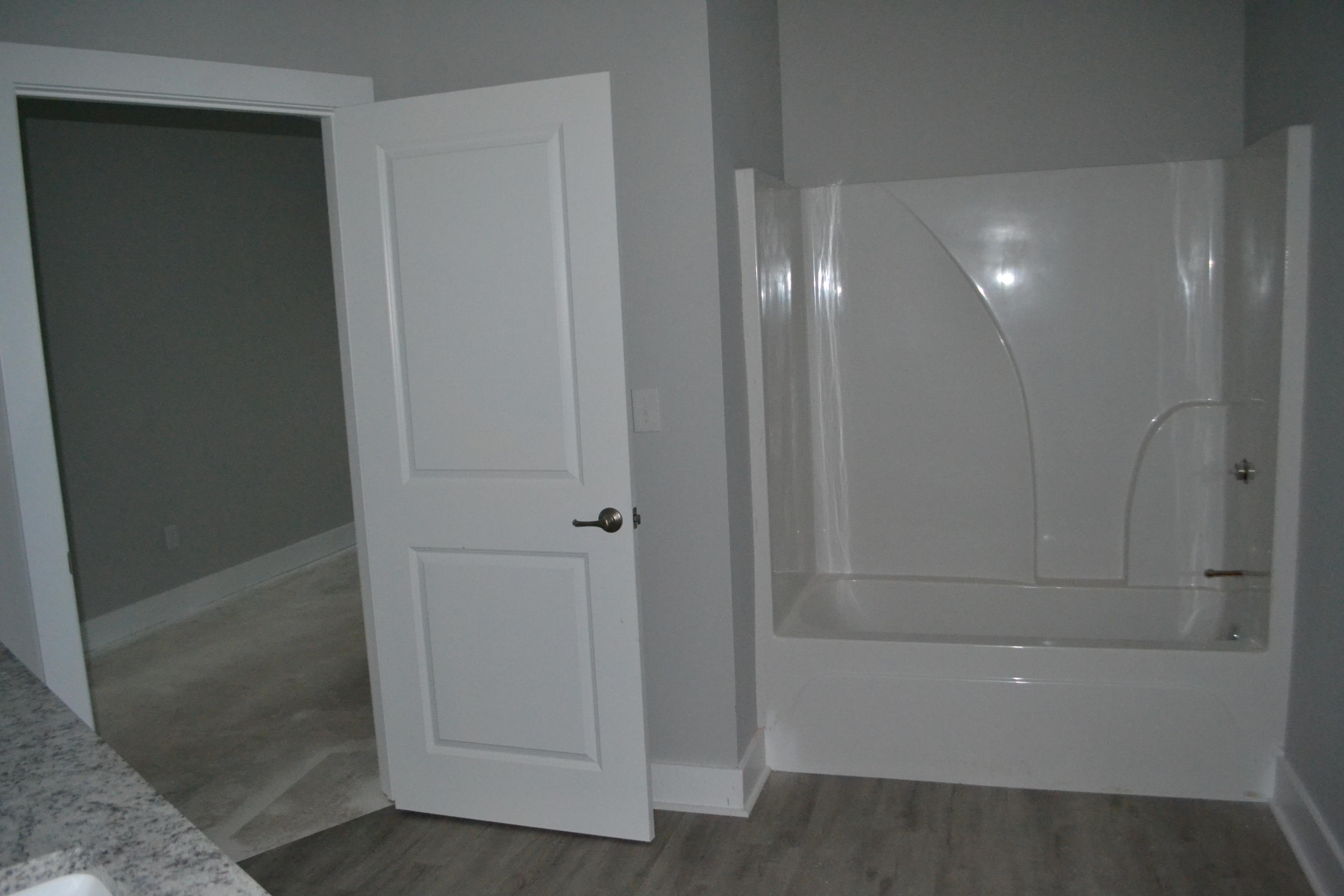 HIDDEN BAY VILLAGE - Residential