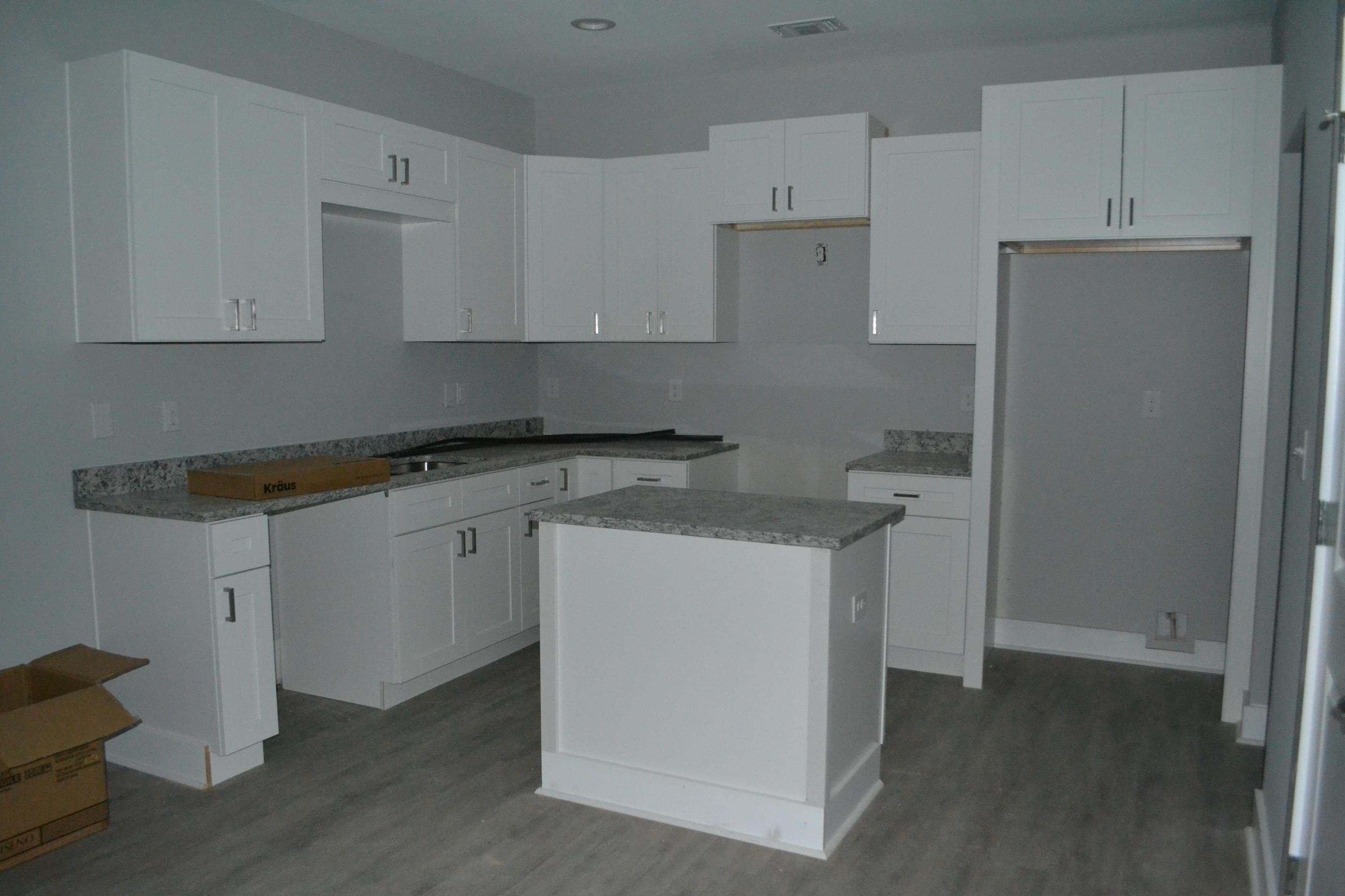 HIDDEN BAY VILLAGE - Residential