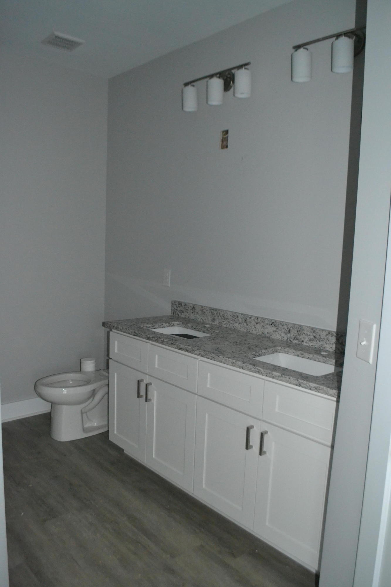 HIDDEN BAY VILLAGE - Residential