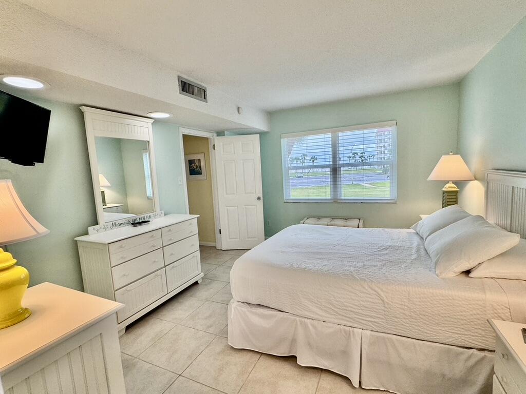 EL MATADOR CONDO - Residential